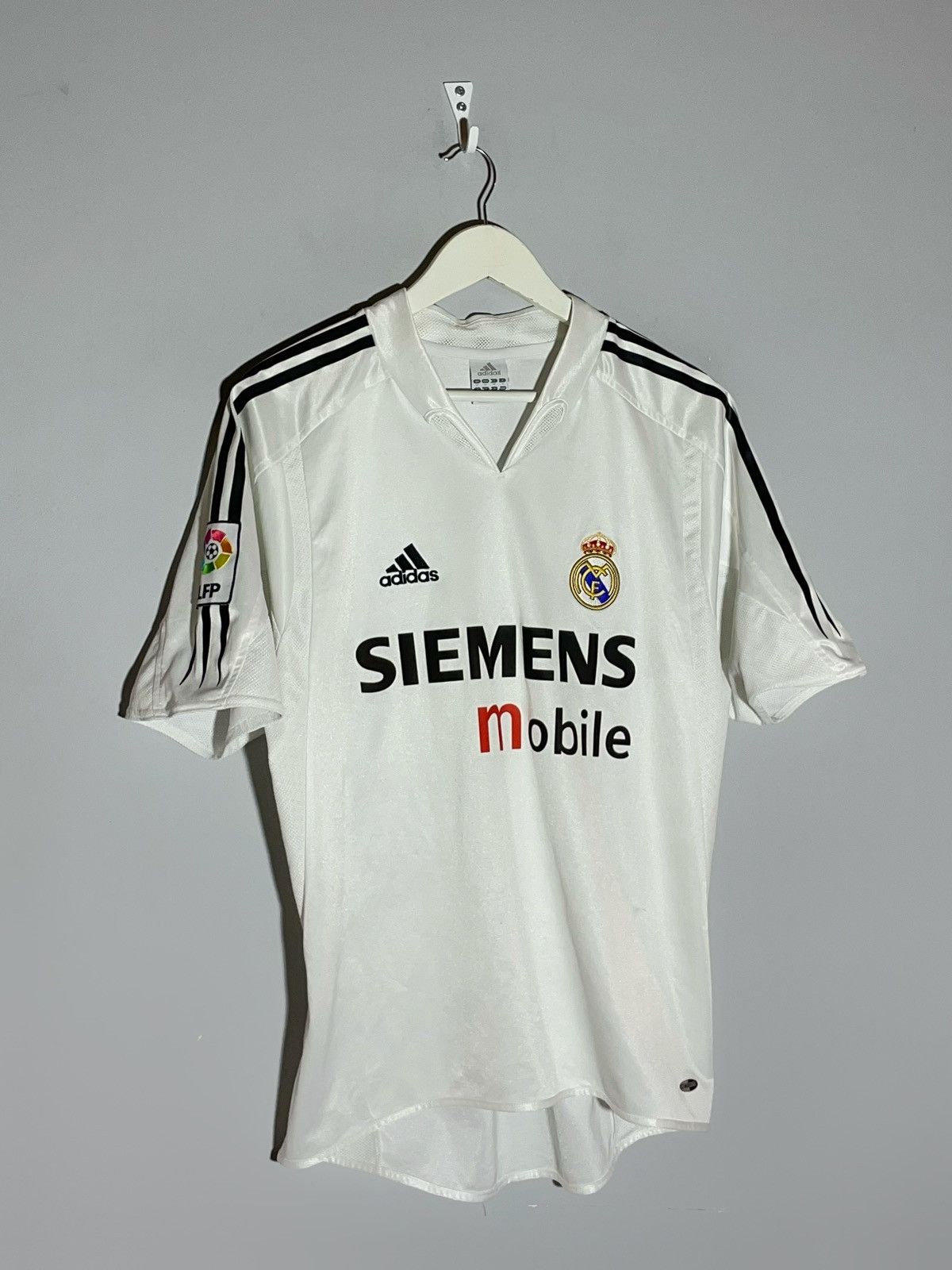 Adidas × Vintage Real Madrid Adidas Vintage 2004/05 Home Y2k Football Shirt Size US M / EU 48-50 / 2 - 2 Thumbnail