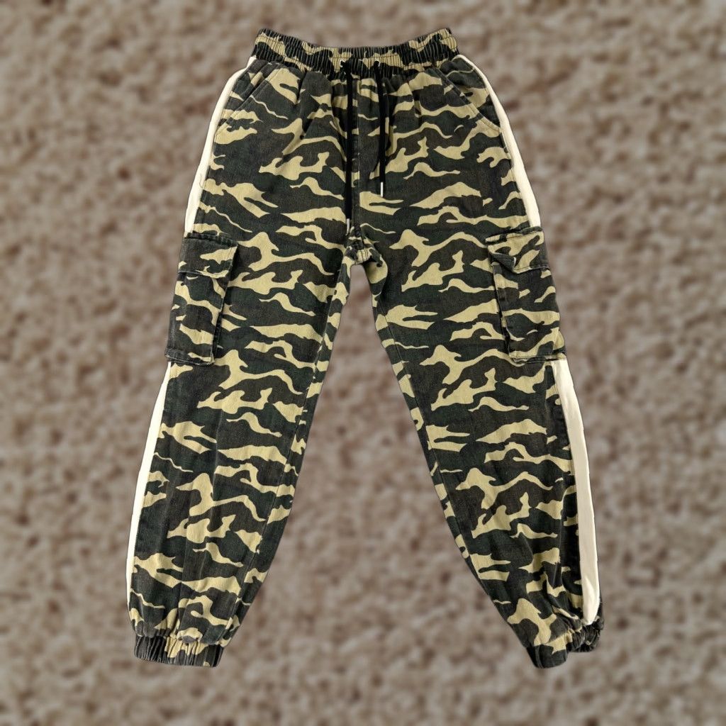 Vintage Cotton Candy Womens Jeans Camouflage 5-Pocket Denim Cotton Blend Cargo Folded Rise High Inseam 25 in Green Small S Womens Jeans Size 28" / US 6 / IT 42 - 1 Thumbnail