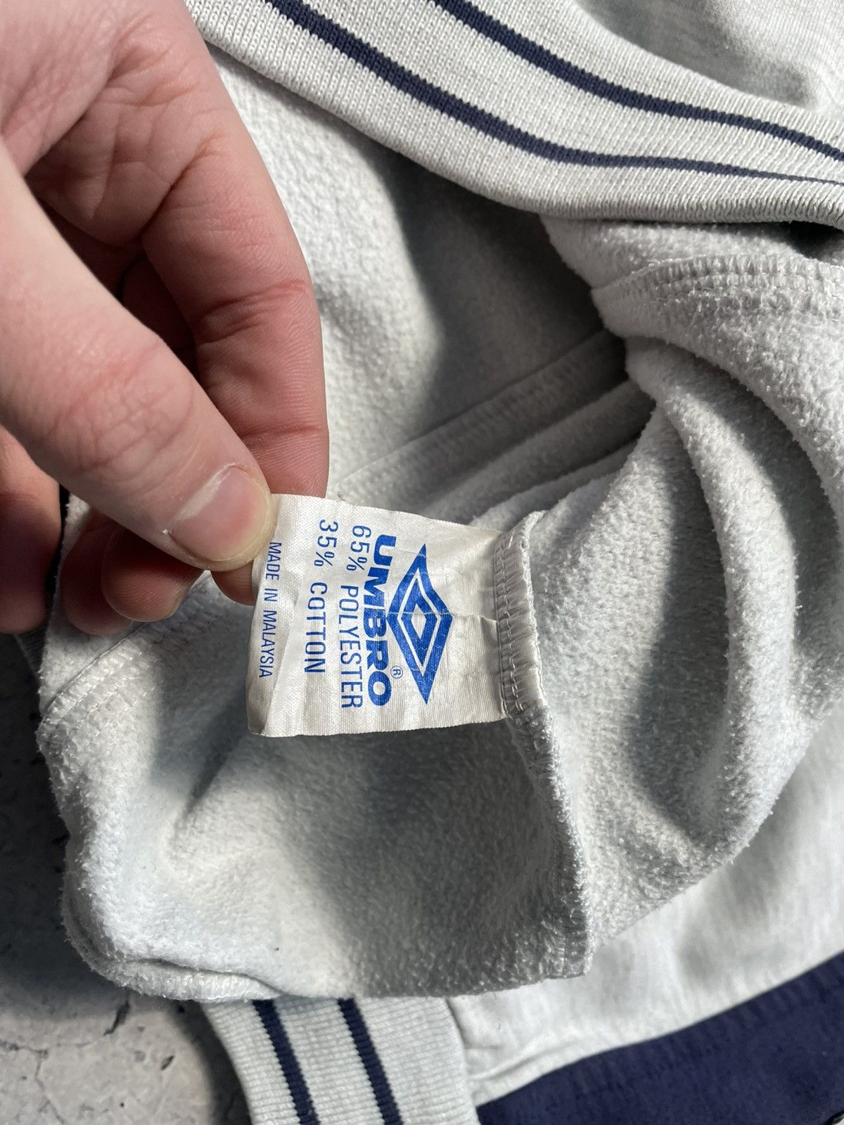 Umbro Vintage 90s Umbro Sweatshirt Big Logo Y2K Size US L / EU 52-54 / 3 - 7 Thumbnail