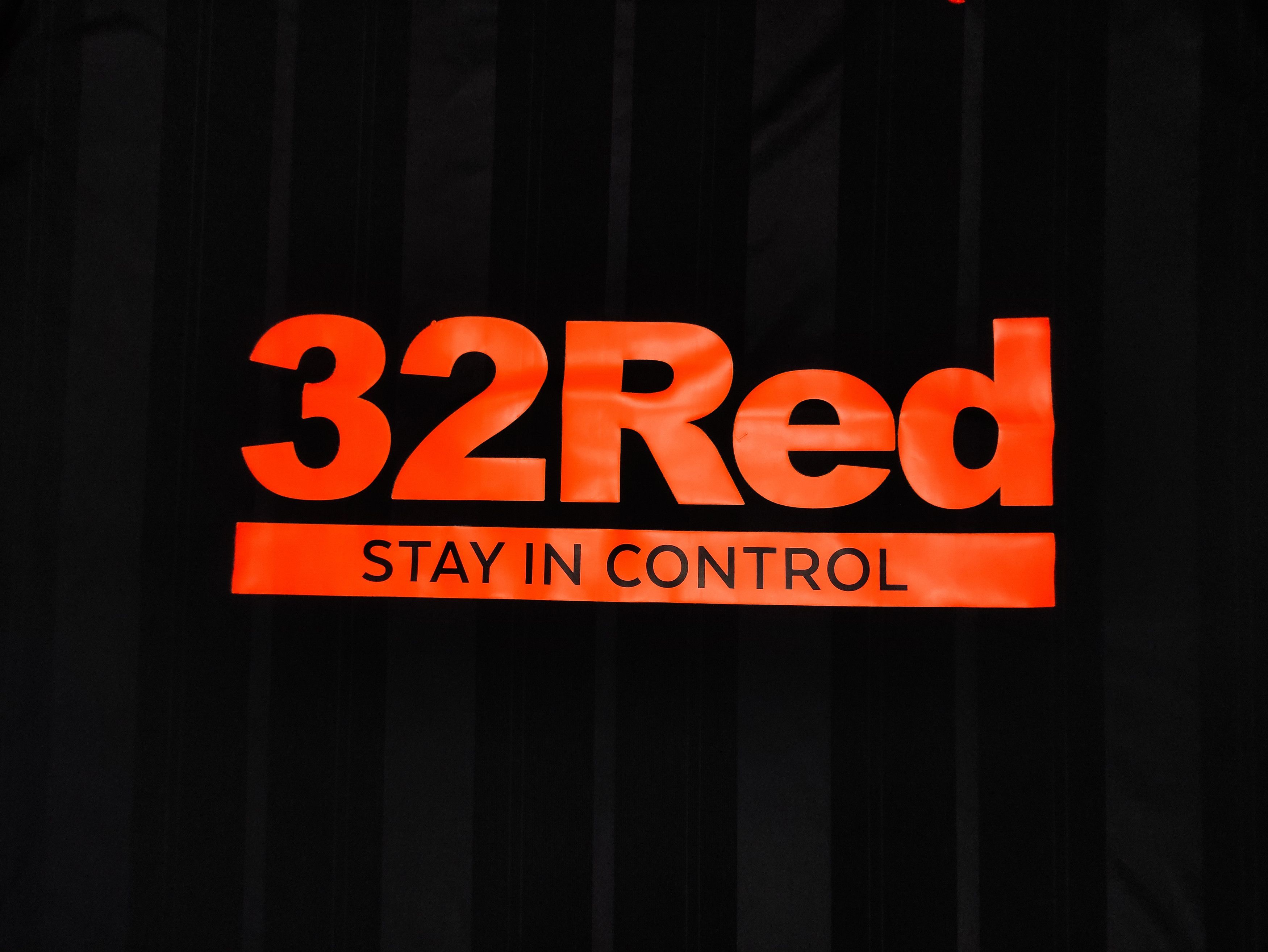 Castore Rangers FC 2020 2021 Catore Third Shirt 3rd Kit Jersey 32red Size US S / EU 44-46 / 1 - 9 Thumbnail