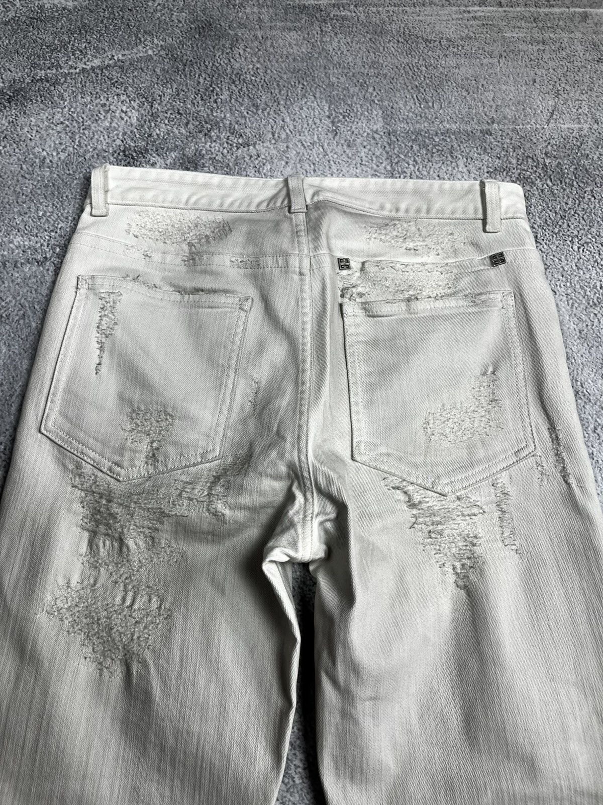 Givenchy Givenchy distressed style unisex’s Size US 31 - 7 Thumbnail