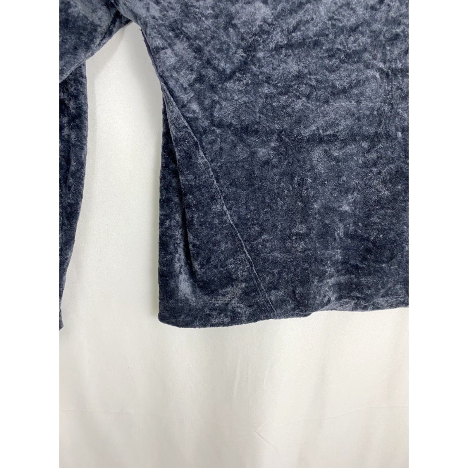 Vintage we the free womens small gray velour scoop neck long sleeve shirt Size S / US 4 / IT 40 - 2 Thumbnail