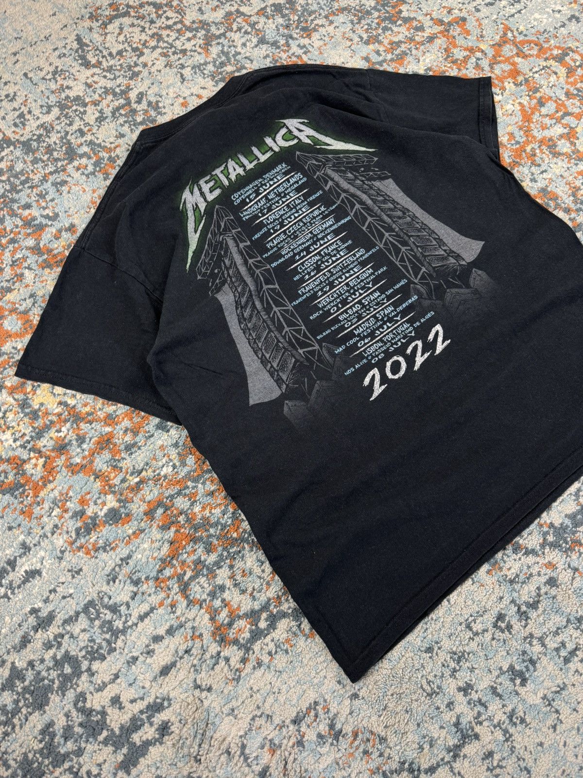 Metallica Metallica 2022 europe tour graphic band tee official merch Size US XL / EU 56 / 4 - 4 Thumbnail