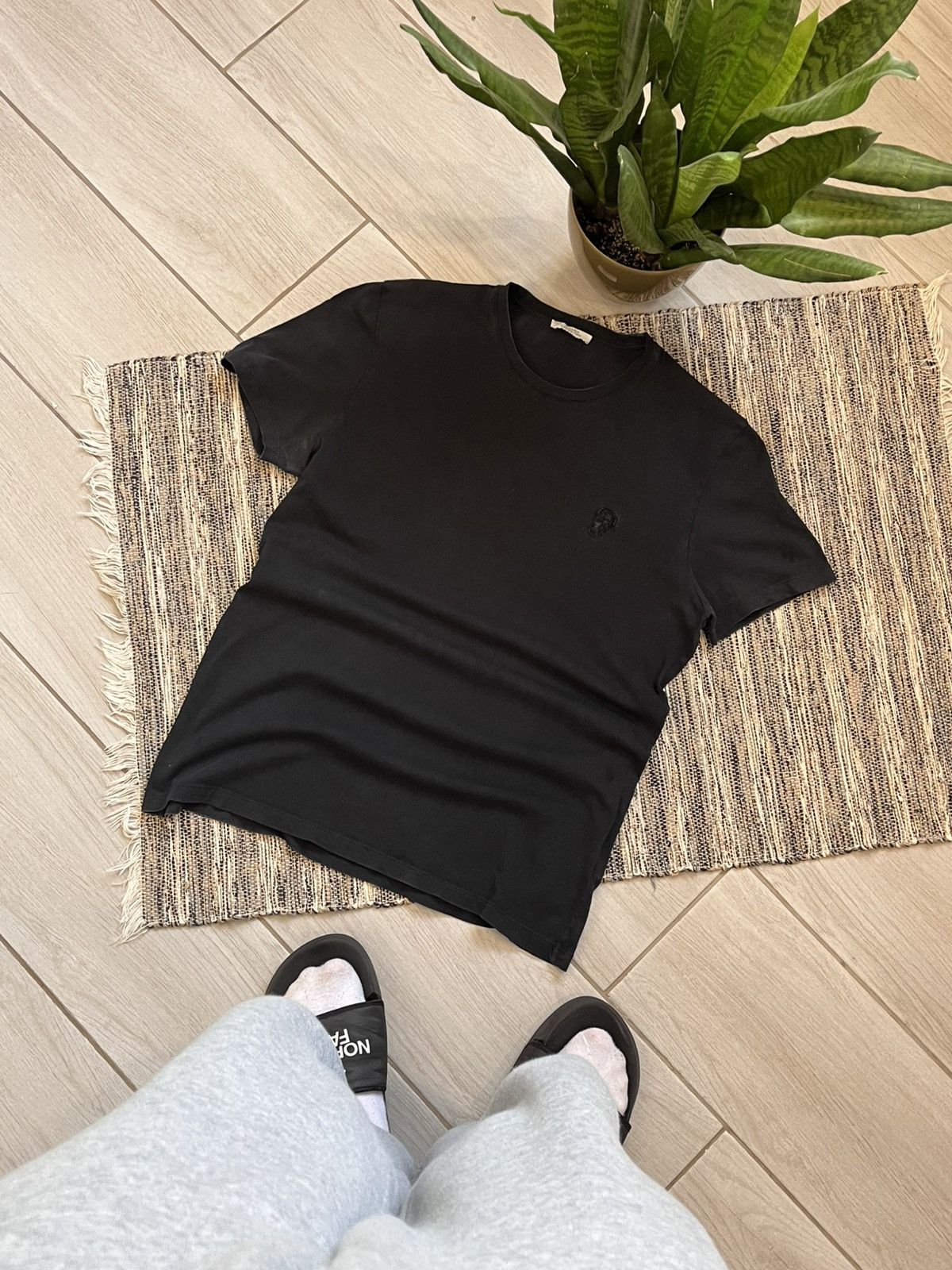 Versace × Vintage Versace Tshirt blank tee faded black minimalistic logo Size US M / EU 48-50 / 2 - 1 Thumbnail