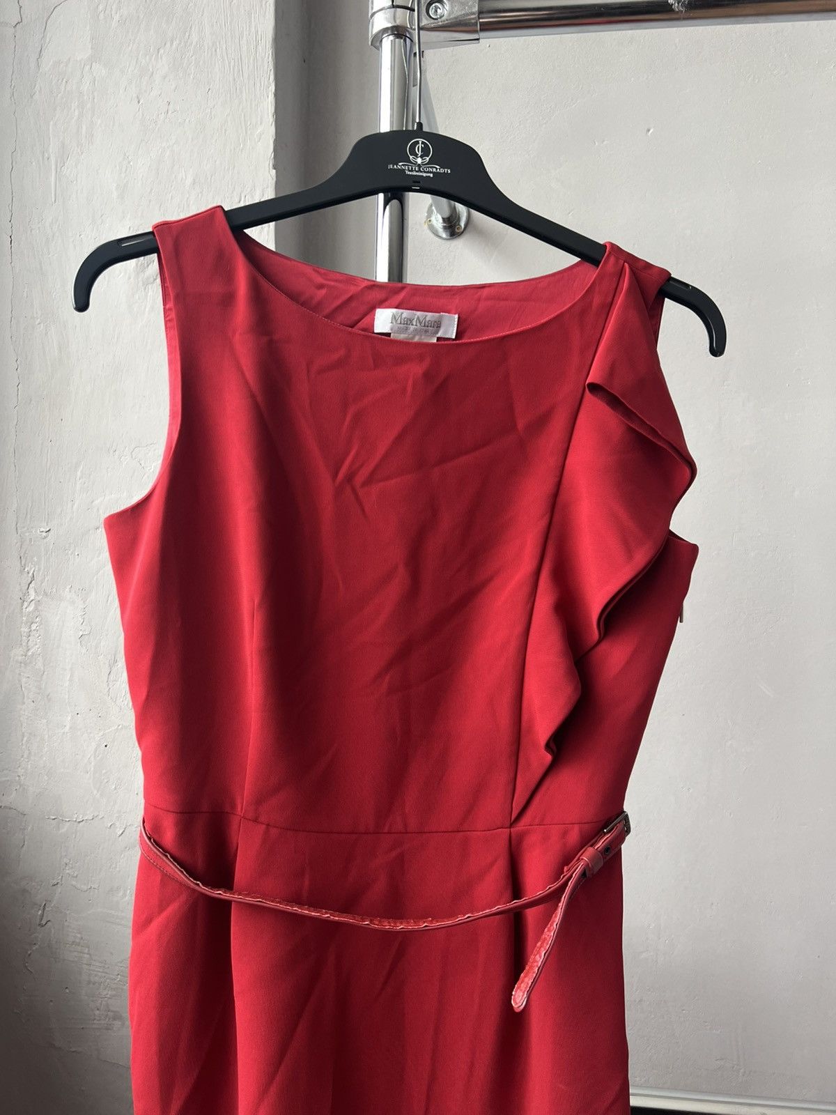 Max Mara MAX MARA ITALIAN MADE RED TRIACETATE SLEEVELESS SOLID DRESS Size XL / US 12-14 / IT 48-50 - 3 Thumbnail