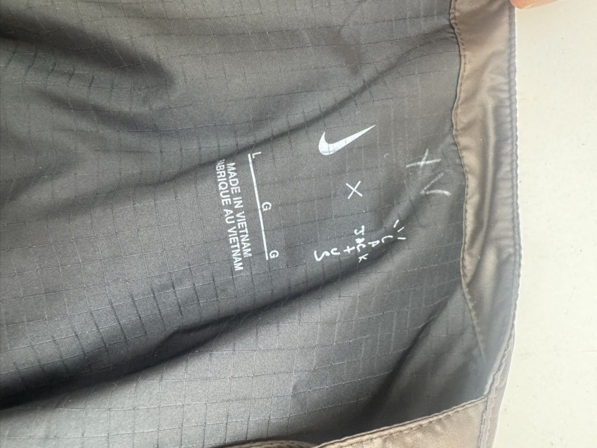 Jordan Brand × Travis Scott Nike x Travis Scott Cactus Jack NRG Vest Size L Dark Brown Size US L / EU 52-54 / 3 - 3 Thumbnail