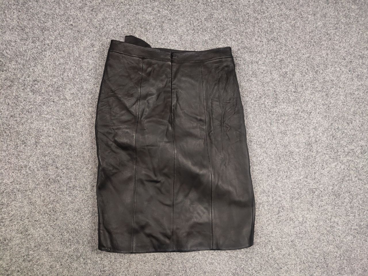 Designer Uterque Designer Black Leather Midi Skirt Size 30" / US 8 / IT 44 - 7 Thumbnail