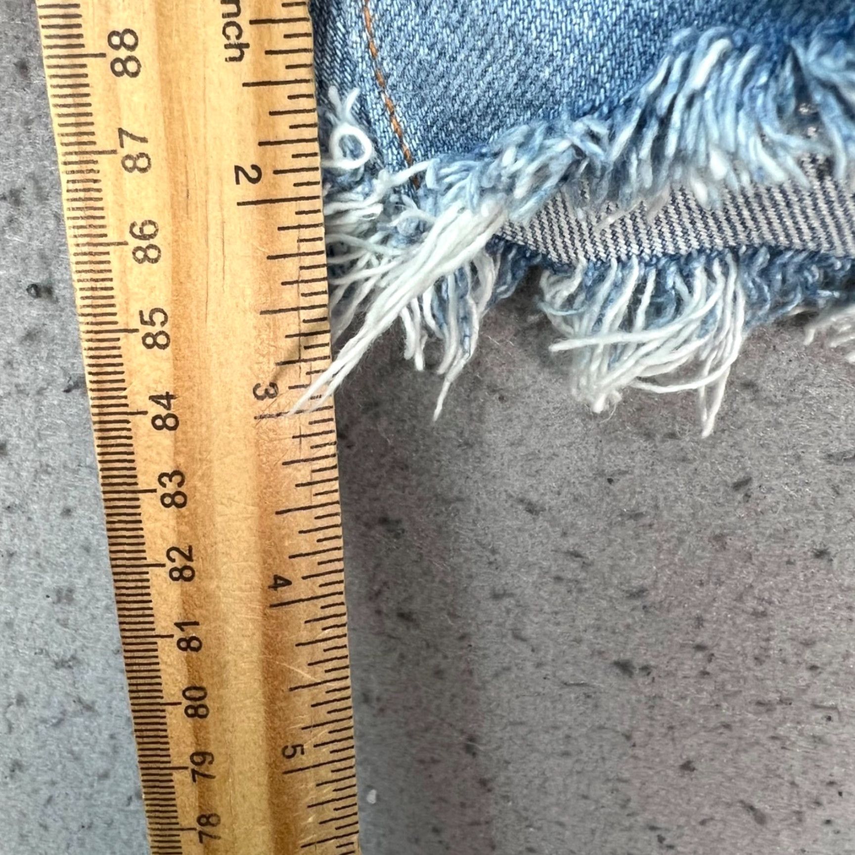Levi's VINTAGE Levi's Womens 28 Denim Cut-Off Shorts Distressed Blue Frayed Hem Size 28" / US 6 / IT 42 - 6 Thumbnail