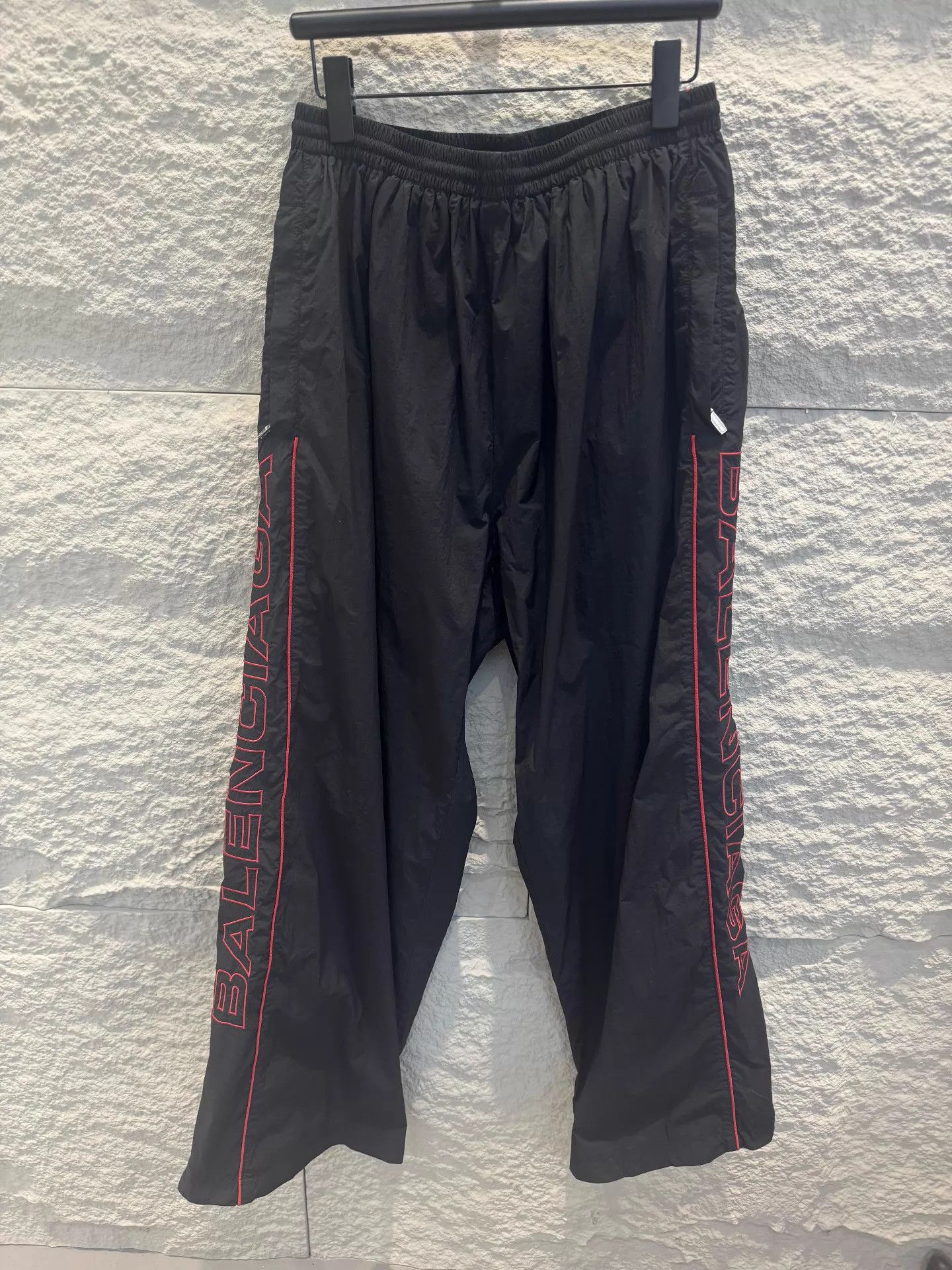 Balenciaga Balenciaga 25SS LionClub x Man U Nylon Loose Straight S Size US 29 - 1 Thumbnail