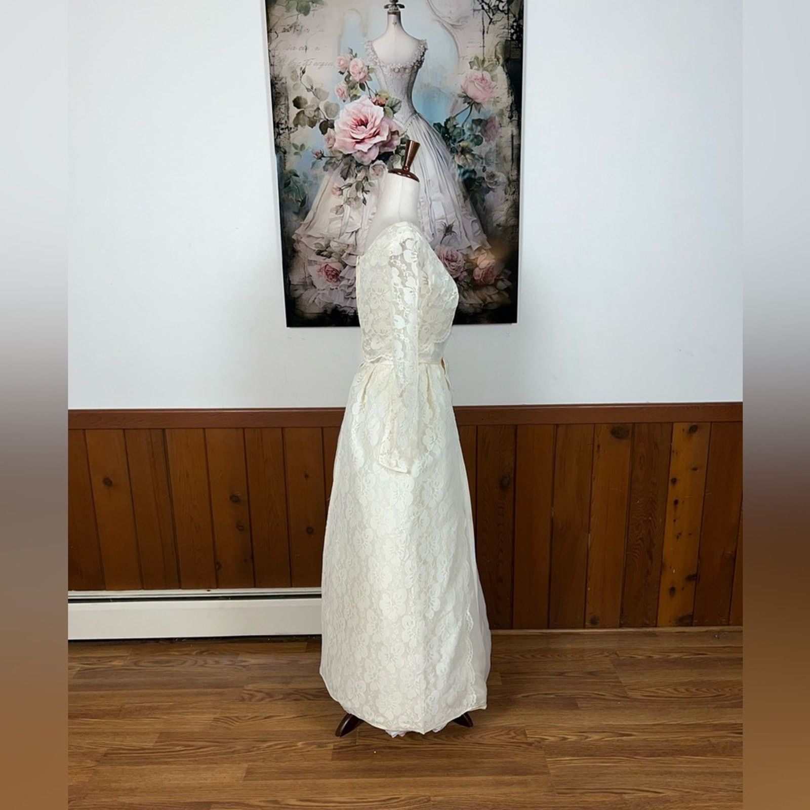Vintage Beautiful Vintage 1950s Lace Wedding Gown & Veil! Size M / US 6-8 / IT 42-44 - 7 Thumbnail