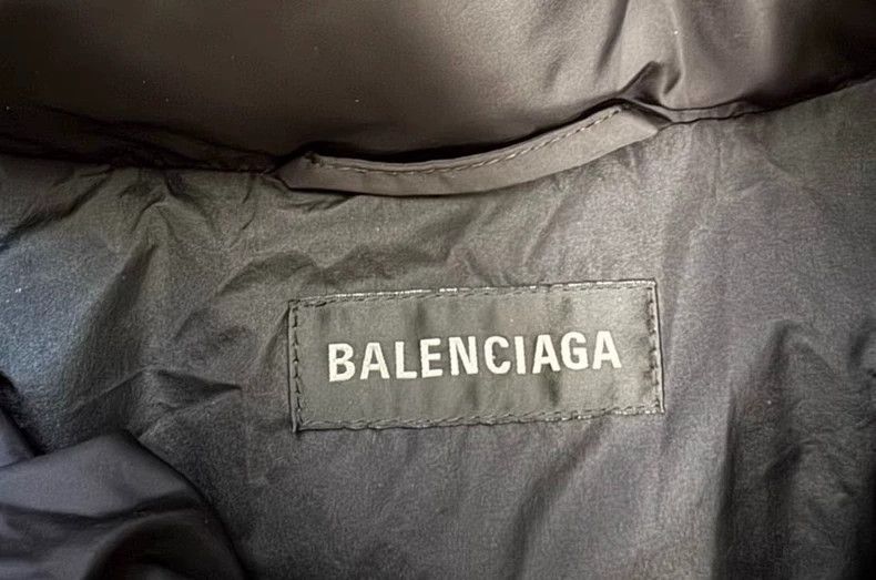 Balenciaga Balenciaga Metallic Graffiti Puffer Insulated Jacket Size US S / EU 44-46 / 1 - 3 Thumbnail