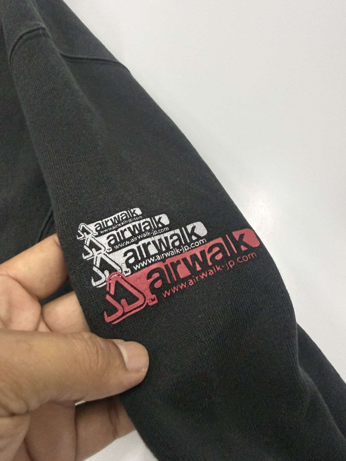 Airwalk 🔥 Airwalk Distressed Skateboard Backhit logo Sweatshirt - M Size US M / EU 48-50 / 2 - 6 Thumbnail