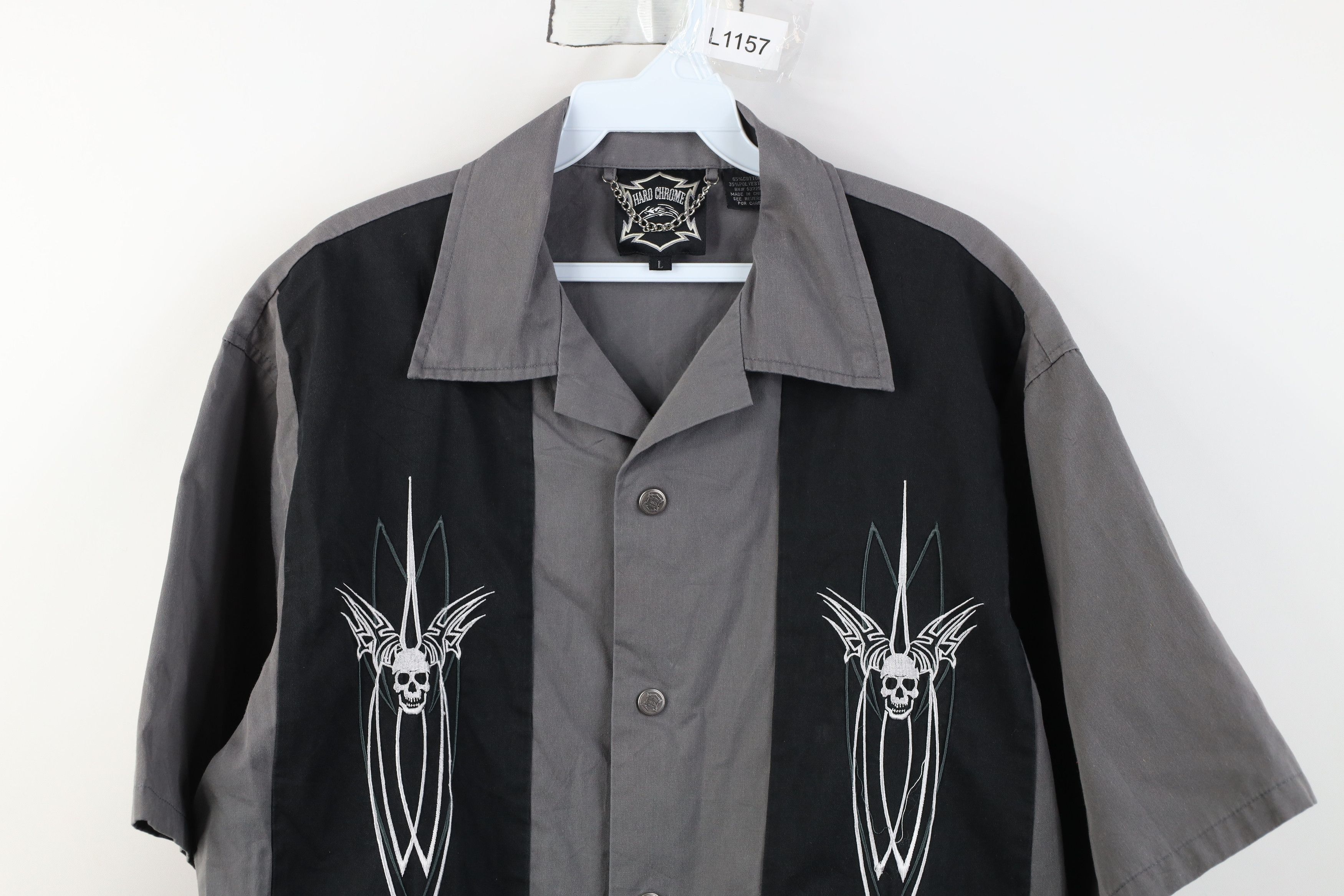 Vintage Vintage 90s Y2K Streetwear Tribal Skull Panel Button Shirt Size US L / EU 52-54 / 3 - 2 Thumbnail