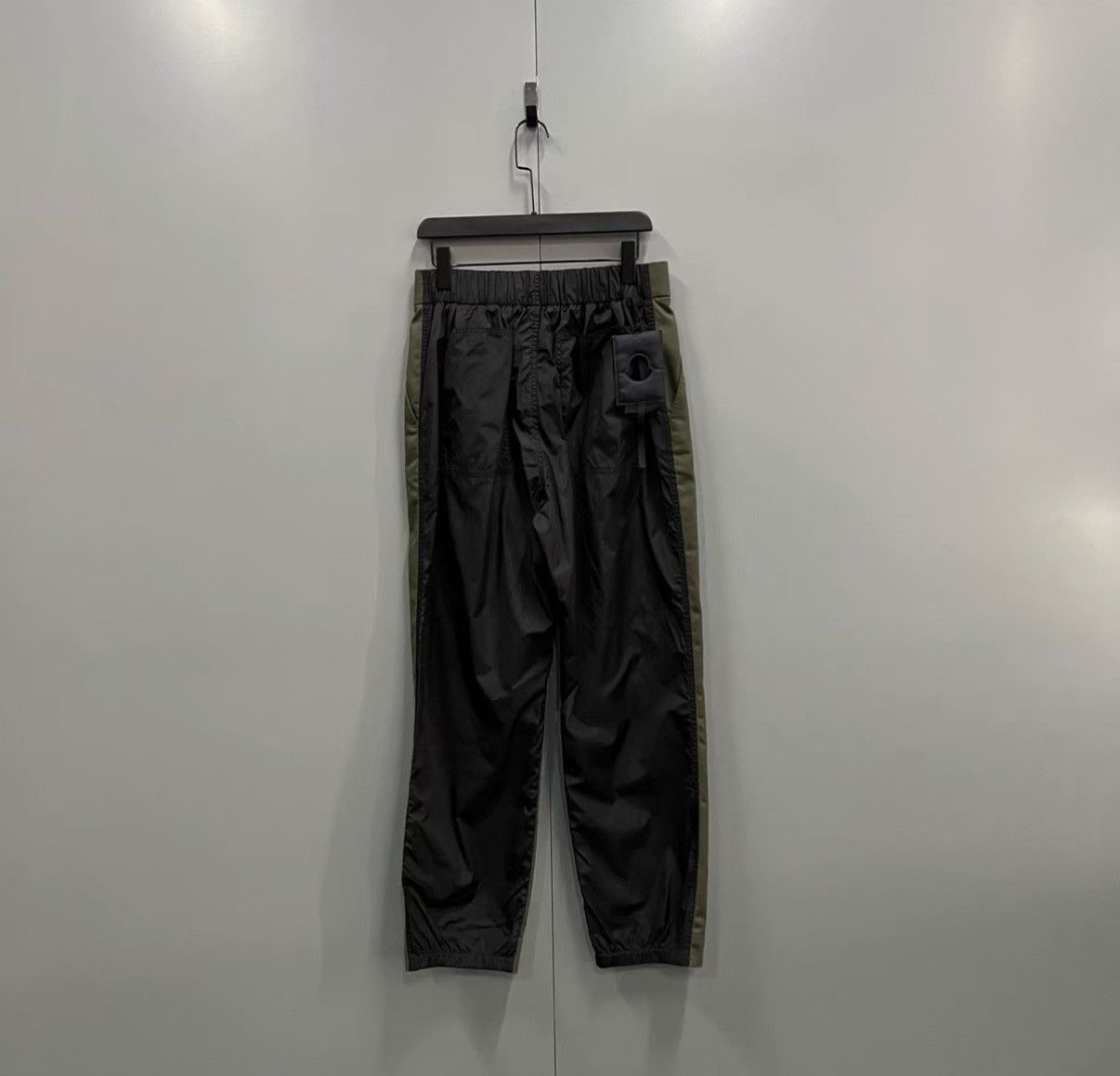 Moncler Moncler Color-block Pants J41 Size US 34 / EU 50 - 2 Thumbnail