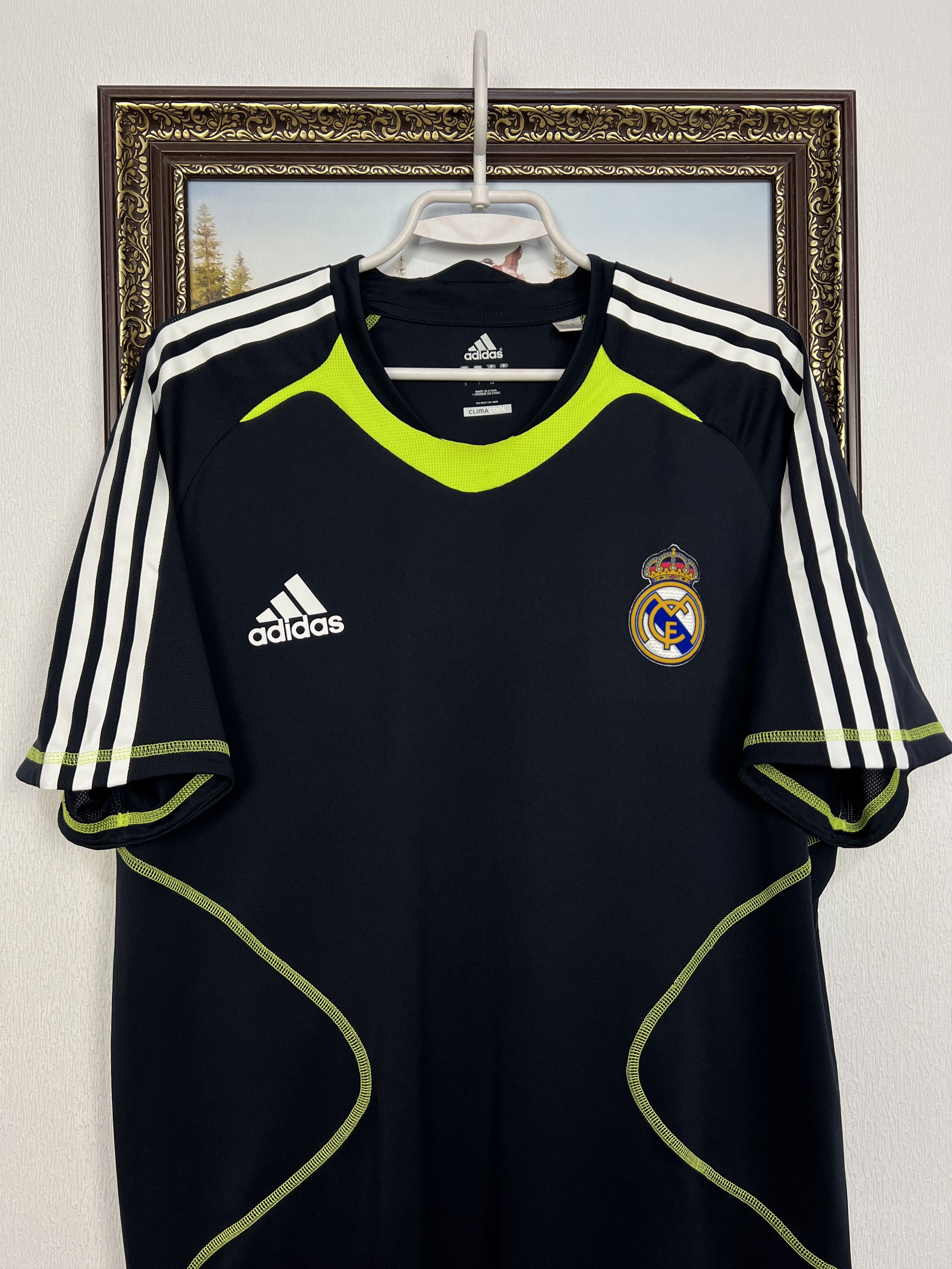 Adidas Real Madrid football shirt Train Soccer Formotion Jersey Size US L / EU 52-54 / 3 - 2 Thumbnail