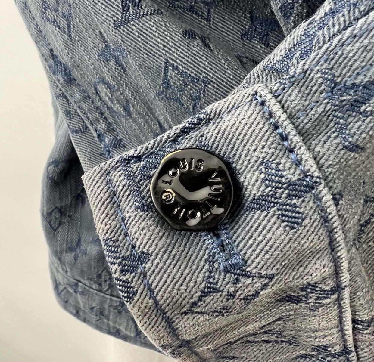 Louis Vuitton Louis Vuitton LV blue floral print denim jacket2412- Size M / US 6-8 / IT 42-44 - 8 Thumbnail