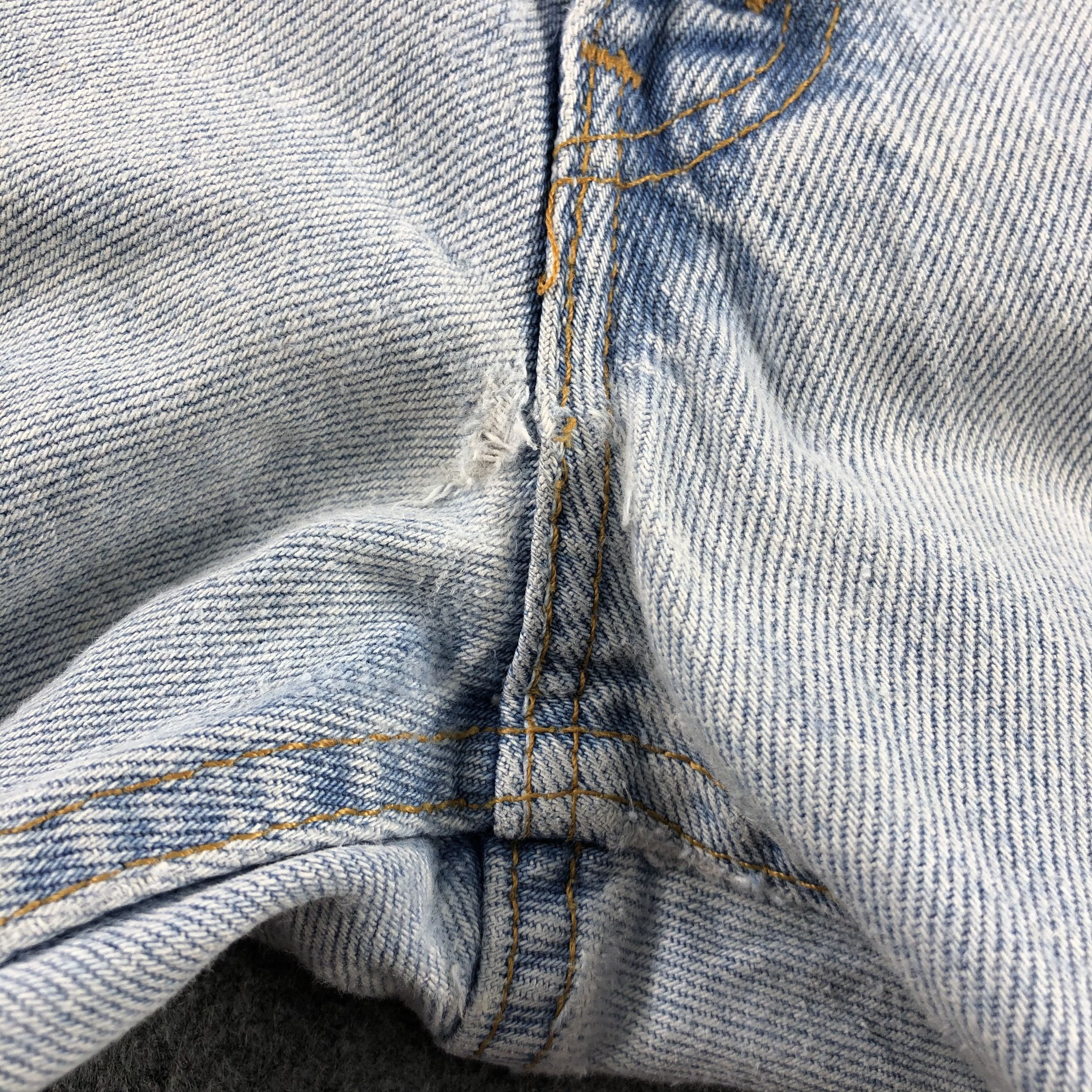 Levi's Vintage 90s Light Wash Levis 550 Jeans-J2331 Size US 38 / EU 54 - 9 Thumbnail