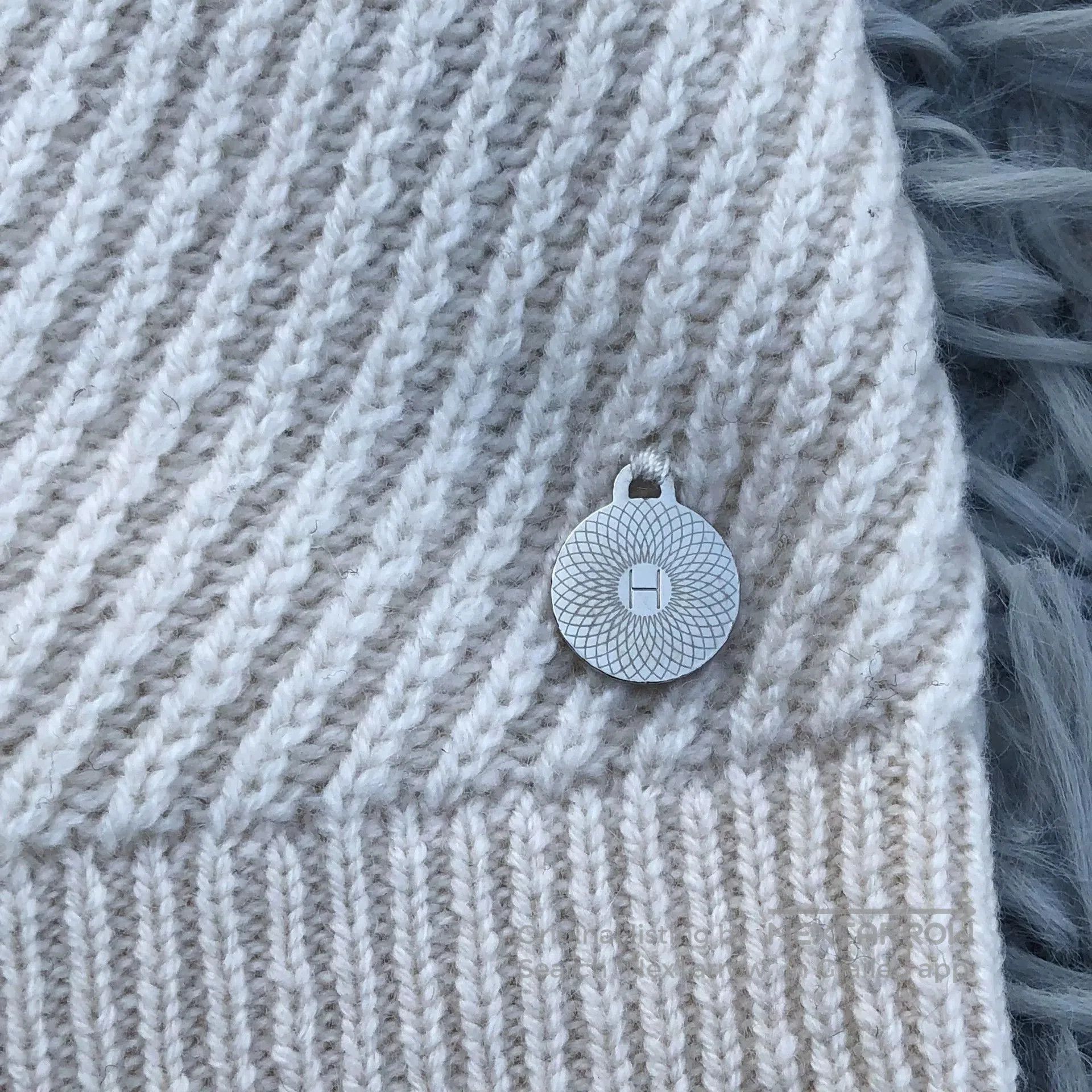 Hermes Hermes Logo Badge Cashmere Sweater. Size XXS / US 00 / IT 34 - 2 Thumbnail