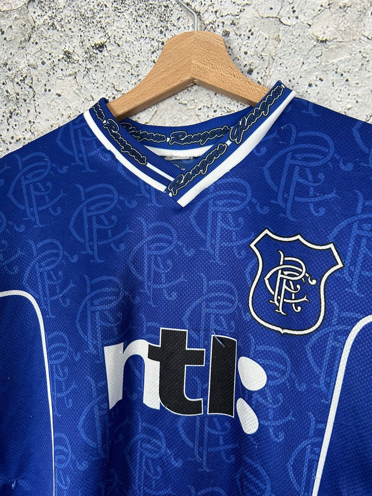Vintage Vintage Glasgow Rangers 90s Fan Football Soccer Jersey Size US M / EU 48-50 / 2 - 3 Thumbnail