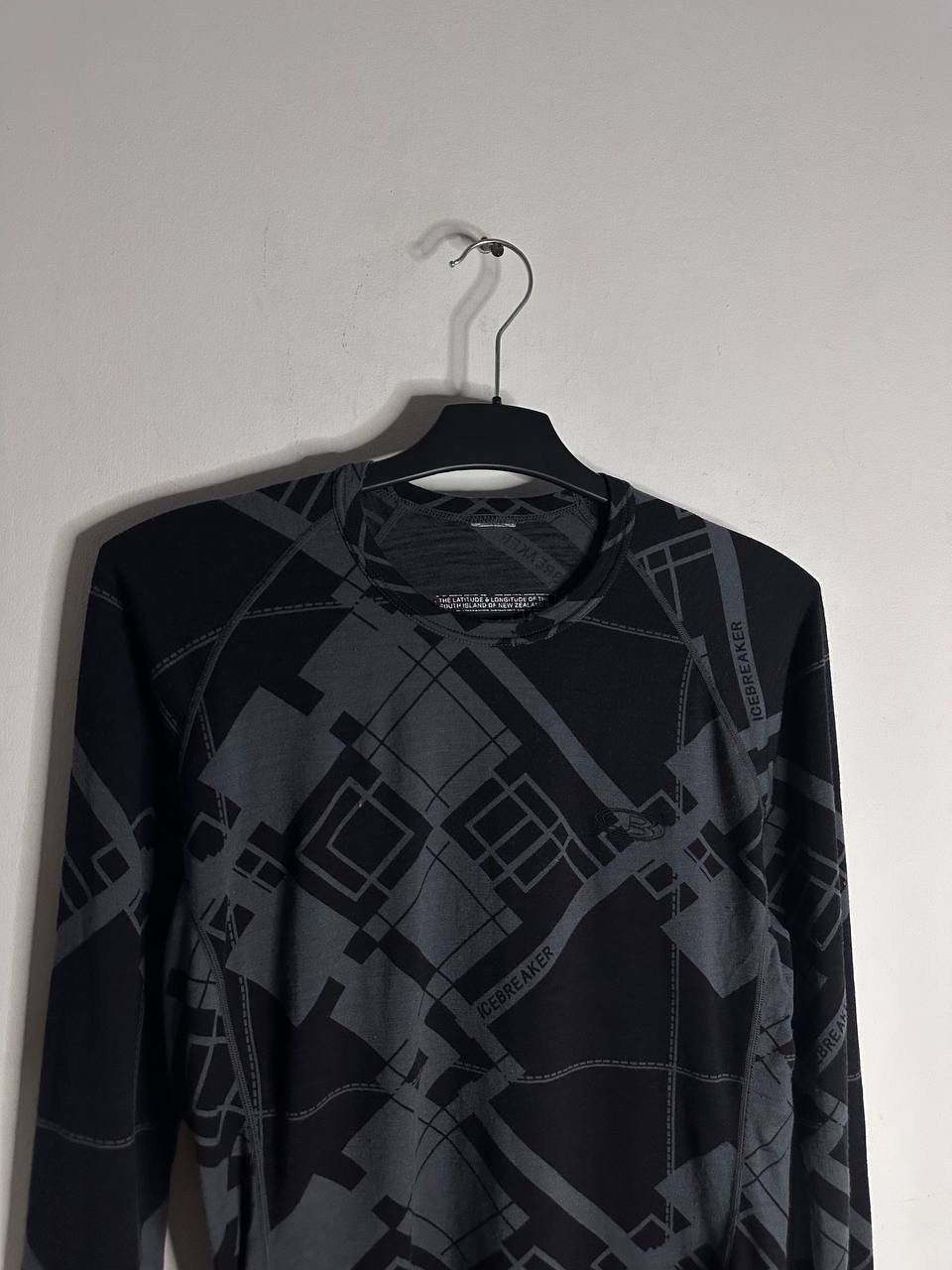 Icebreaker Icebreaker Merino Wool Base Layer Top Men’s S Long Sleeve Size US S / EU 44-46 / 1 - 4 Thumbnail