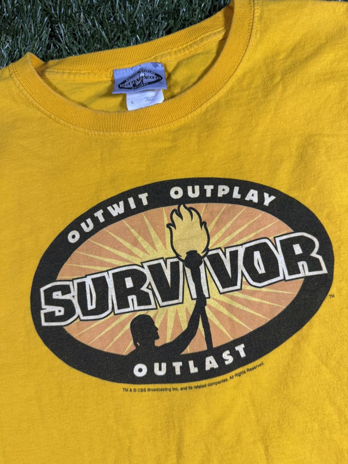 Vintage Vintage Y2k Faded Survivor TV Show Movie Promo Graphic Tee Size US M / EU 48-50 / 2 - 2 Thumbnail