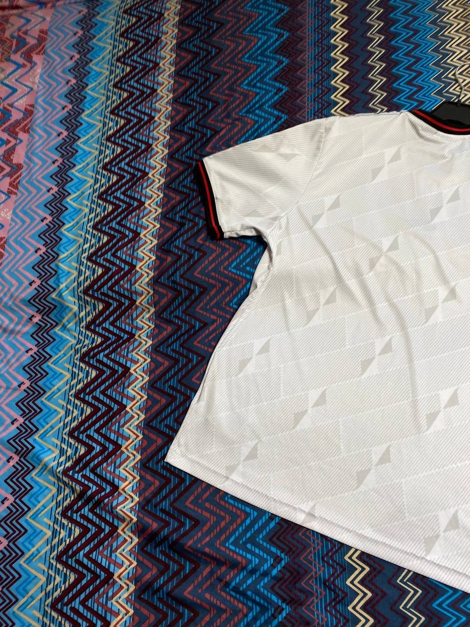 Umbro × Vintage T Shirt Center Logo Vintage Umbro 90s Size US S / EU 44-46 / 1 - 13 Thumbnail