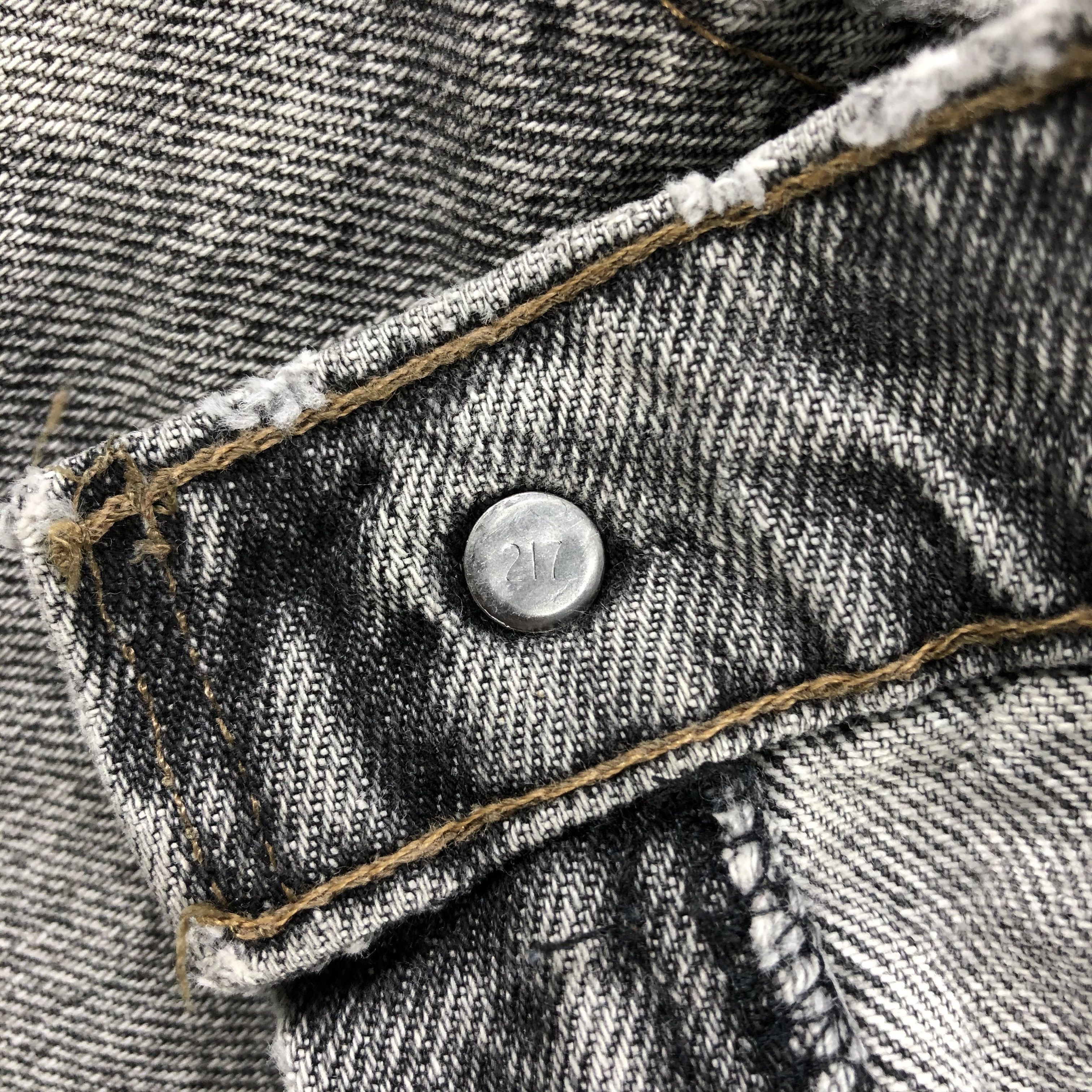 Levi's Vintage 90s Levis 631 Jeans Faded Gray Denim KJ1017 Size US 36 / EU 52 - 12 Thumbnail