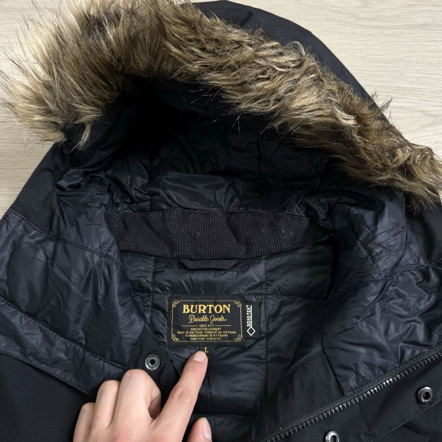 Burton VINTAGE Burton Black Parka Jacket Fur Hood Goretex Size Large Durable Goods Mens Size US L / EU 52-54 / 3 - 6 Thumbnail