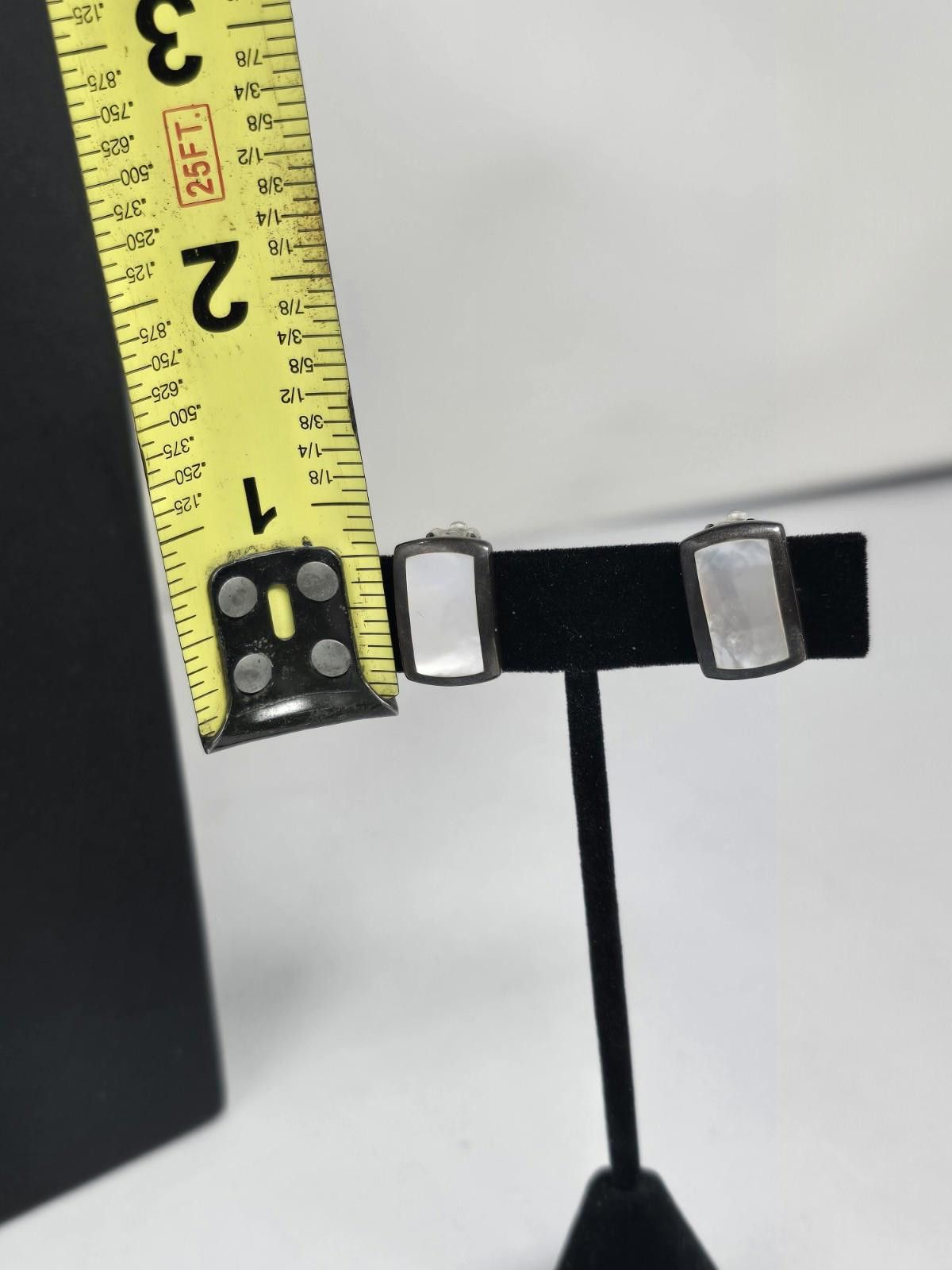 The Unbranded Brand Sterling Silver Mother of Pearl Huggie Earrings Size ONE SIZE - 3 Thumbnail