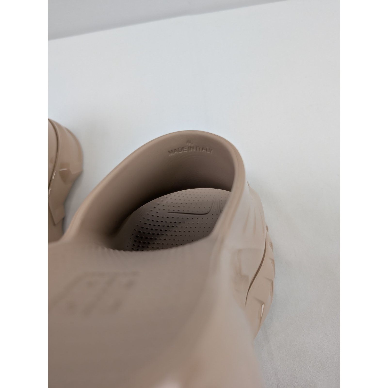 Givenchy o1rshd1 Women's Marshmallow Sandals in Nude Size US 10 / IT 40 - 14 Thumbnail
