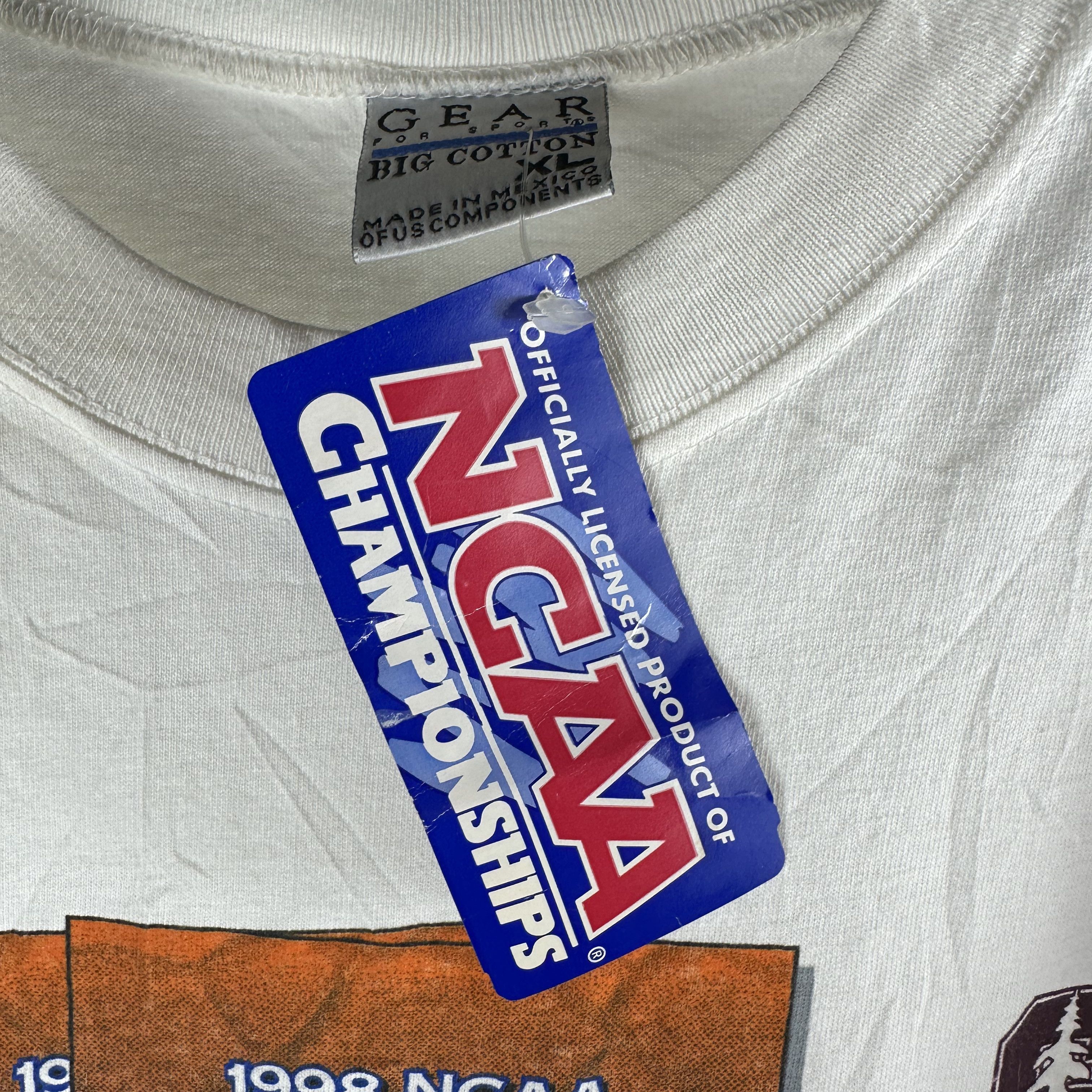 Vintage Vintage 1998 NCAA Basketball Final Four Championship T-Shirt Size US XXL / EU 58 / 5 - 5 Thumbnail