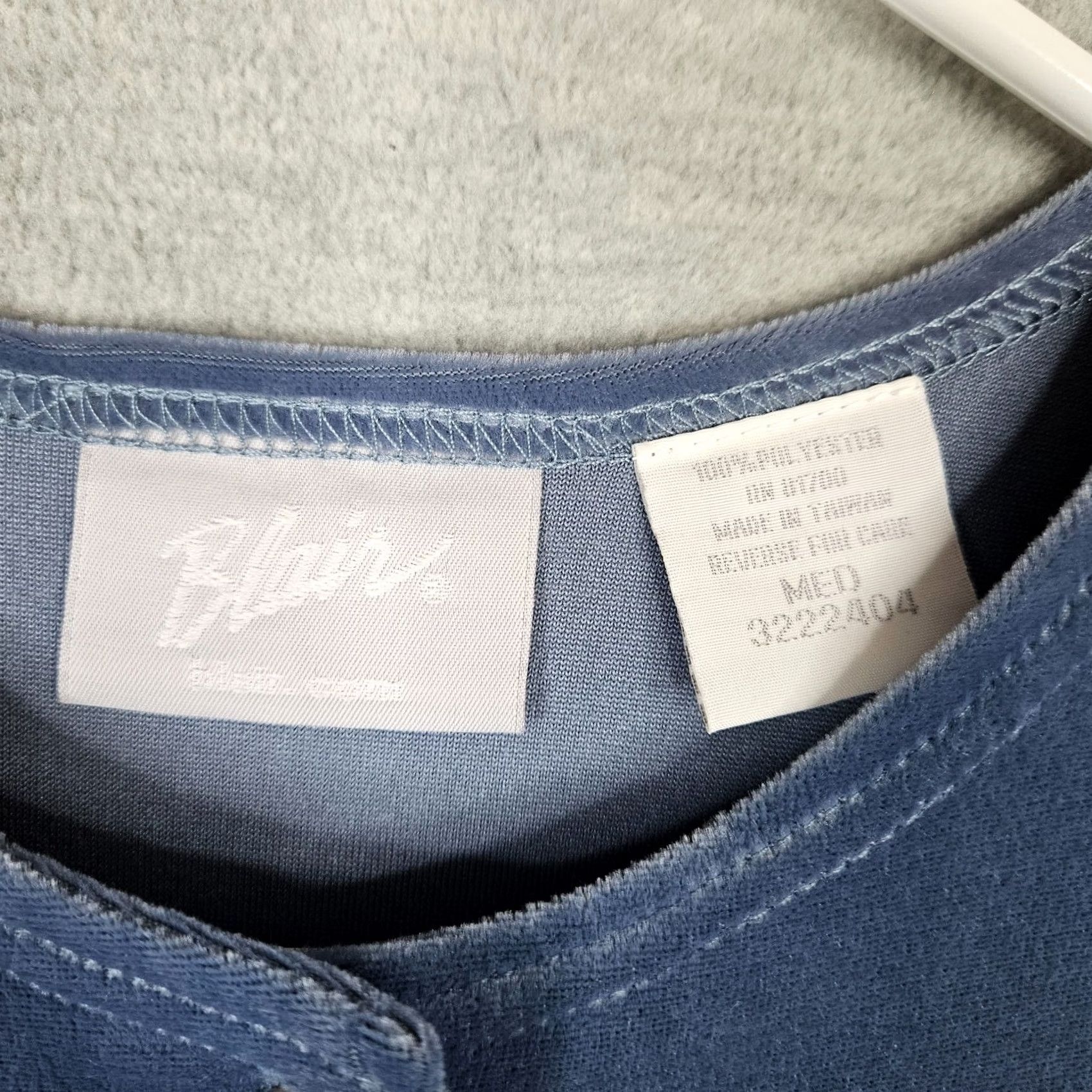 Blair Vintage Blair Womens Blue Velvet Button-Up Shirt M - Condition & Size Details Size M / US 6-8 / IT 42-44 - 3 Thumbnail