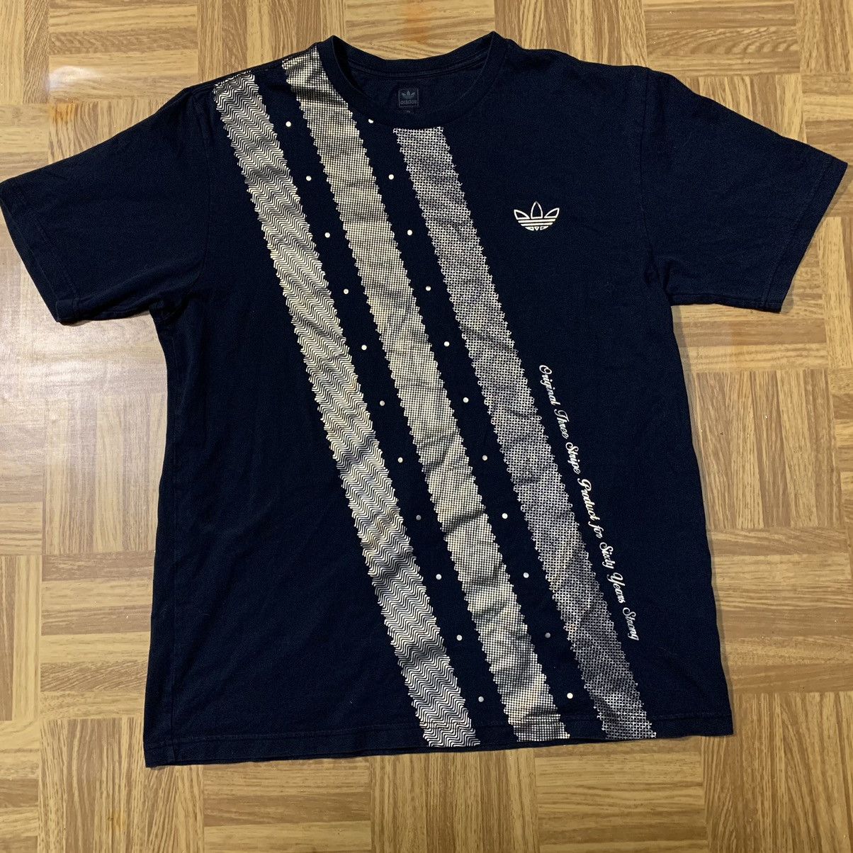 Adidas × Vintage Rare Vintage Adidas Black Gold T Shirt Y2K Size XL Size US XL / EU 56 / 4 - 4 Thumbnail