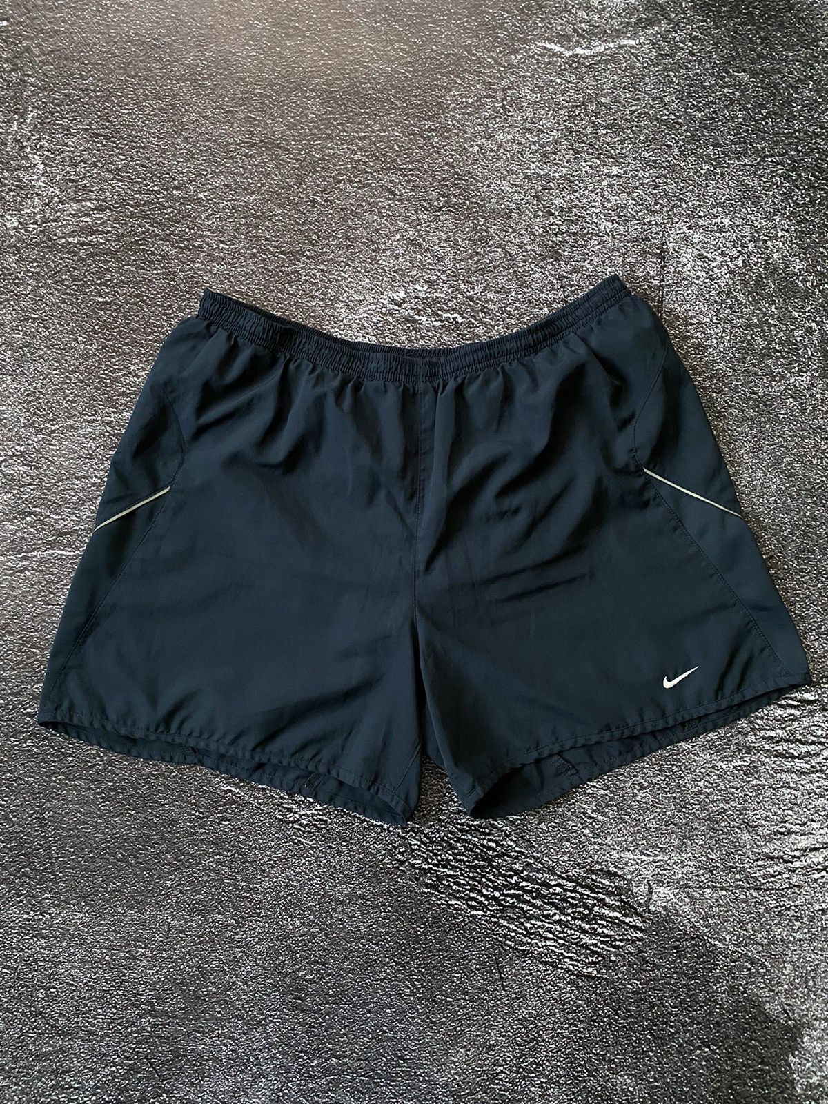Nike Vintage Nike FitDry shorts nylon Y2K style Size US 36 / EU 52 - 2 Thumbnail
