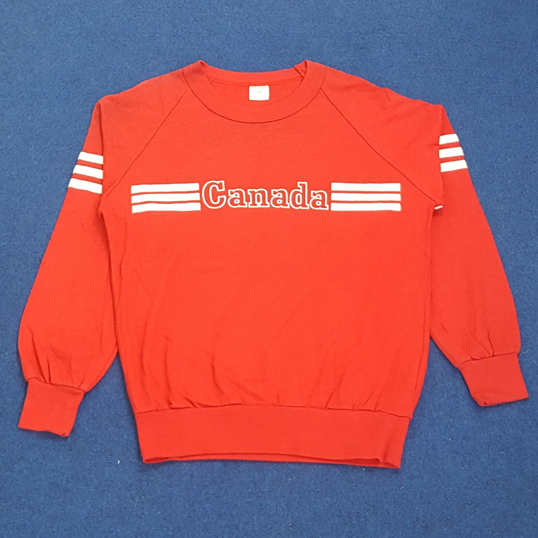 Vintage Vintage CANADA Center Spell Out Stripes Sweatshirt Size US S / EU 44-46 / 1 - 1 Thumbnail