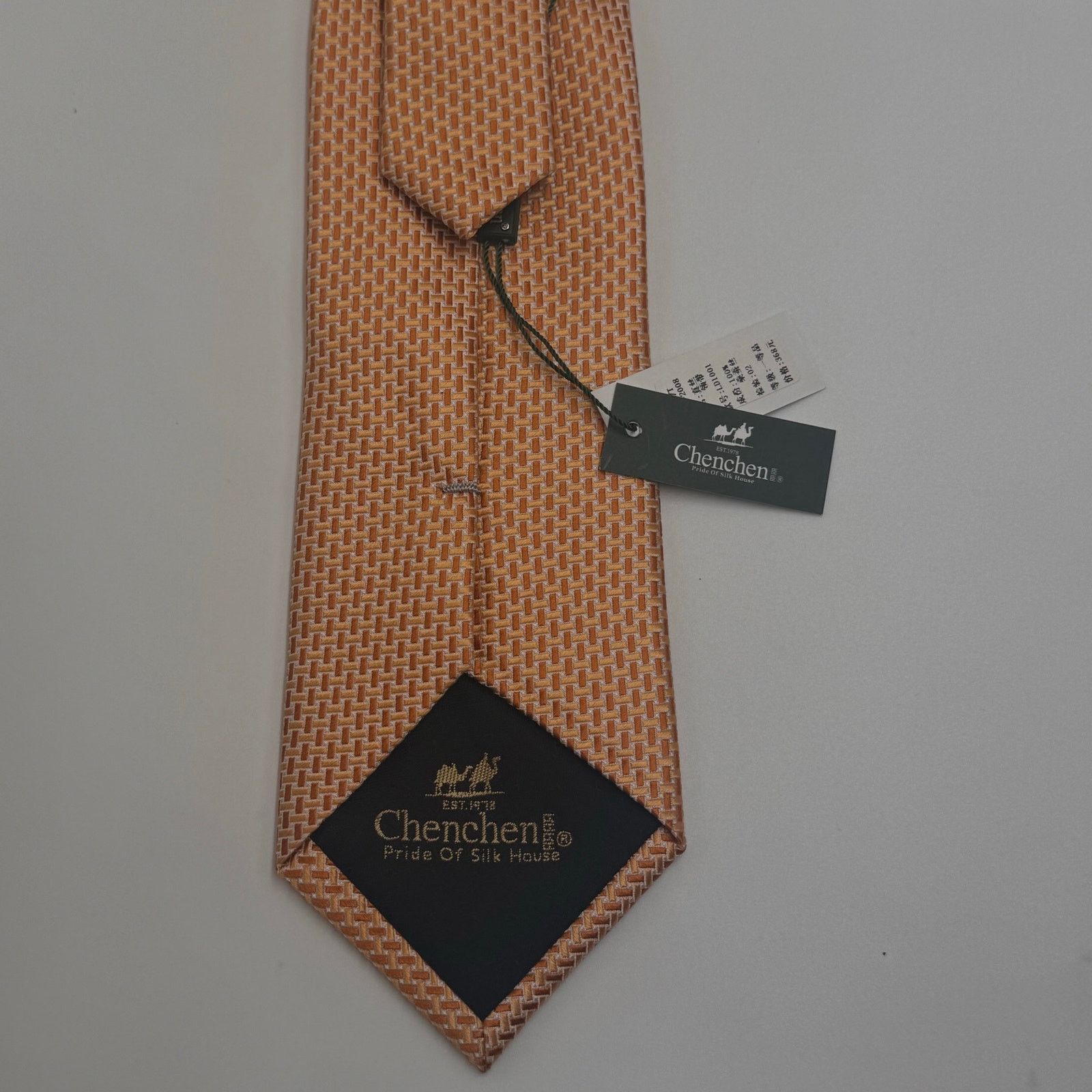 Other Chenchen NWT Silk Tie Gold Geometric Necktie Mens Designer Size ONE SIZE - 9 Thumbnail