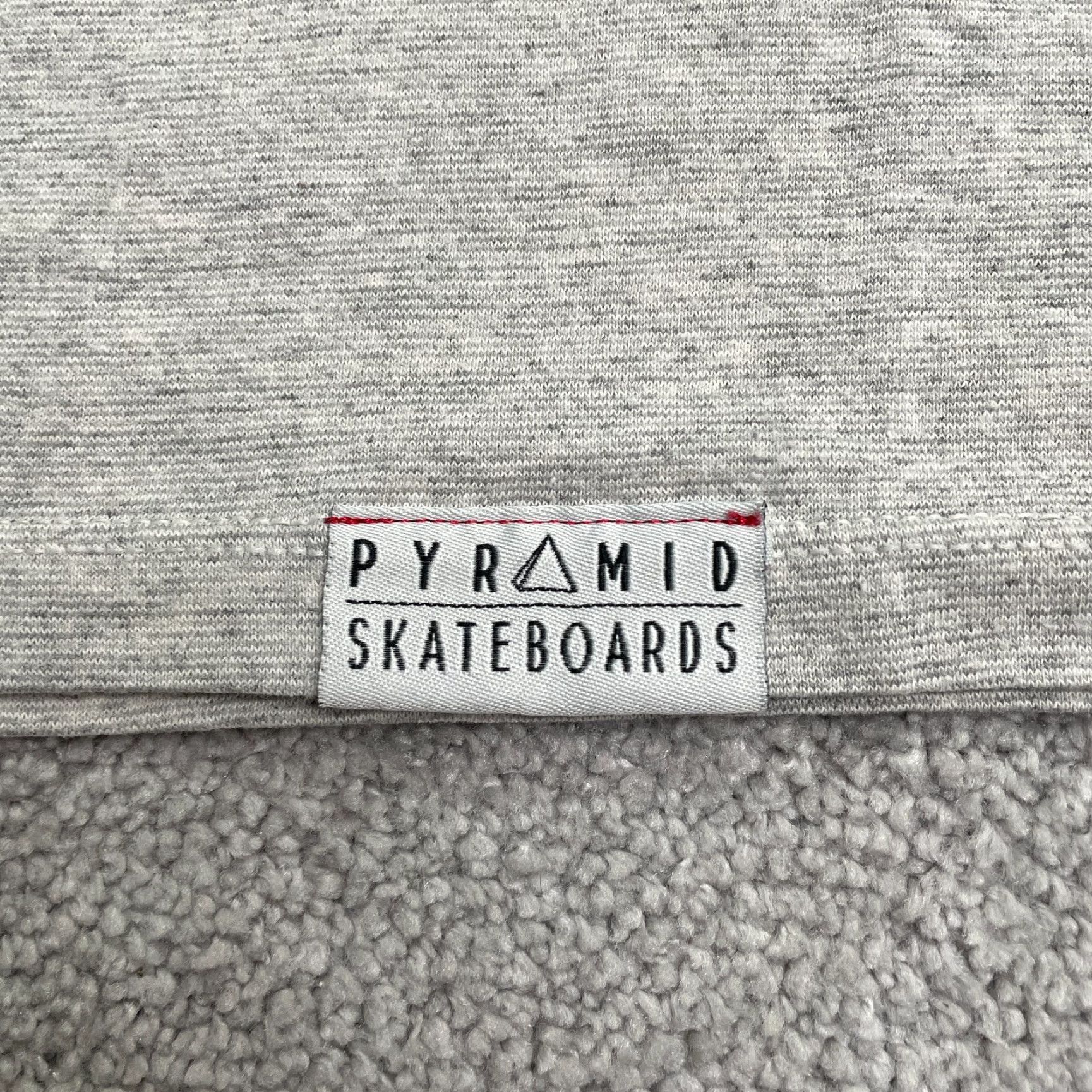 Vintage Pyramid T-Shirt Men Large Raglan 3/4 Sleeve Gray Red Shirt Casual Skate Tee Size US L / EU 52-54 / 3 - 3 Thumbnail