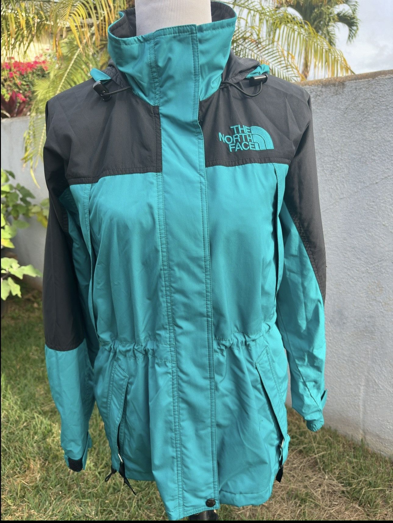 The North Face North Face Hooded Jacket Black/Green Women's Small Petite Size S / US 4 / IT 40 - 1 Thumbnail
