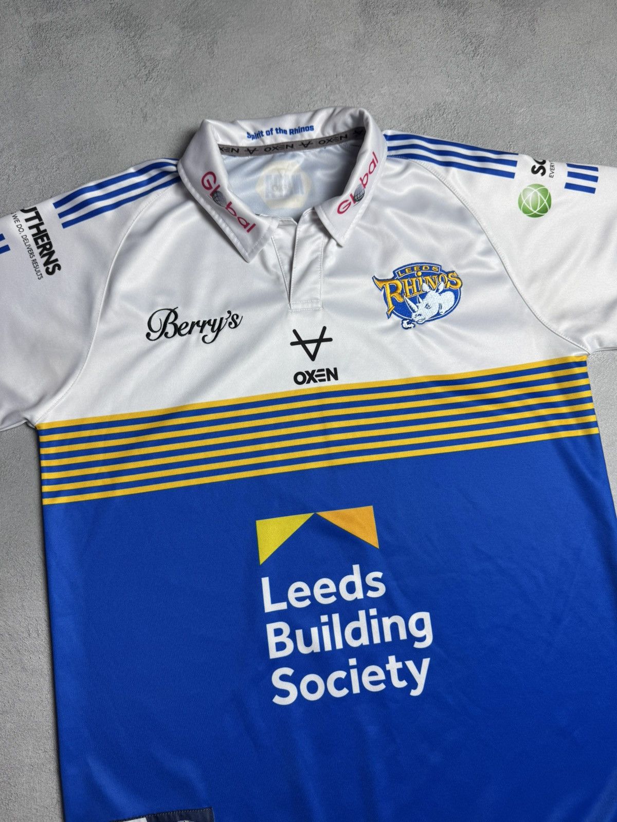 Vintage Leeds Rhinos 2021 Home Rugby Shirt Jersey Oxen Size US L / EU 52-54 / 3 - 3 Thumbnail