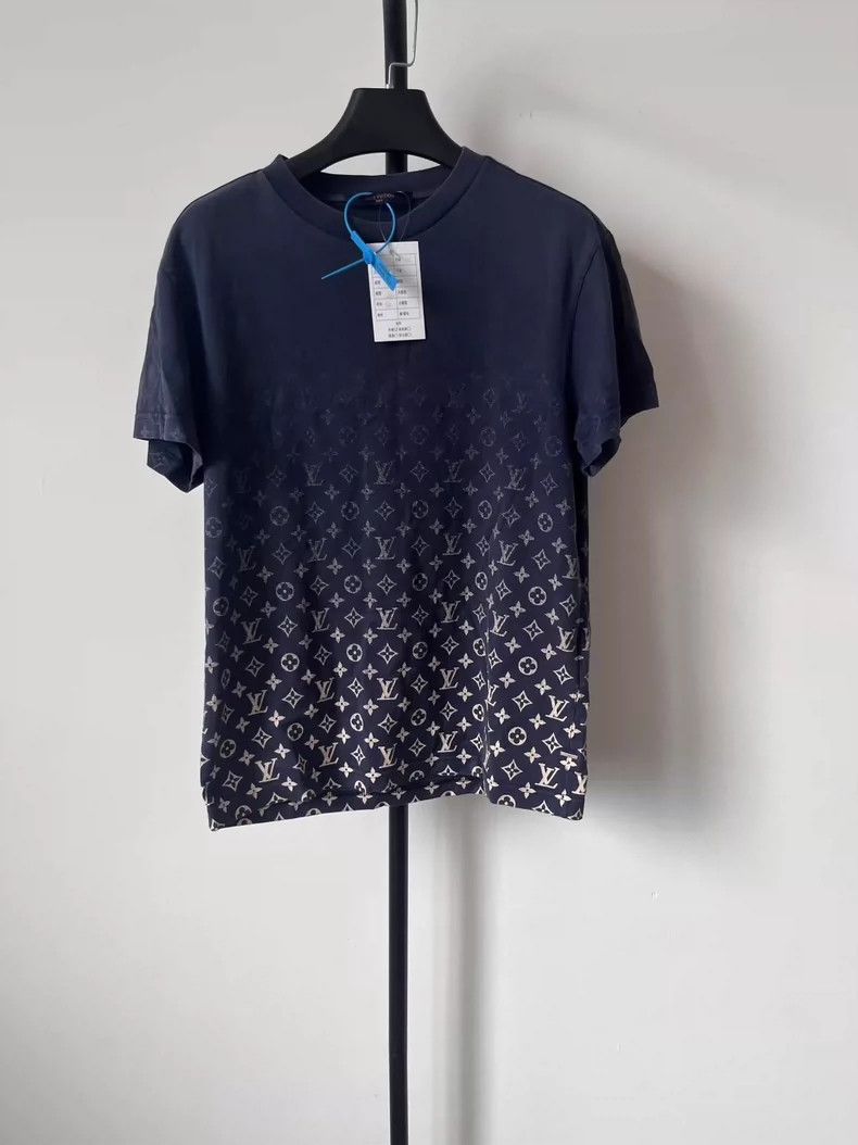 Louis Vuitton Louis Vuitton Monogram Gradient Short Sleeve T-Shirt - dmc Size US XS / EU 42 / 0 - 1 Thumbnail