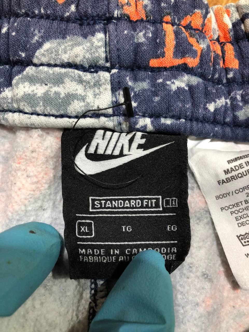 Nike Nike Boy's XL Joggers Club Fleece Navy Printed SWEATPANTS Size US 28 / EU 44 - 2 Thumbnail