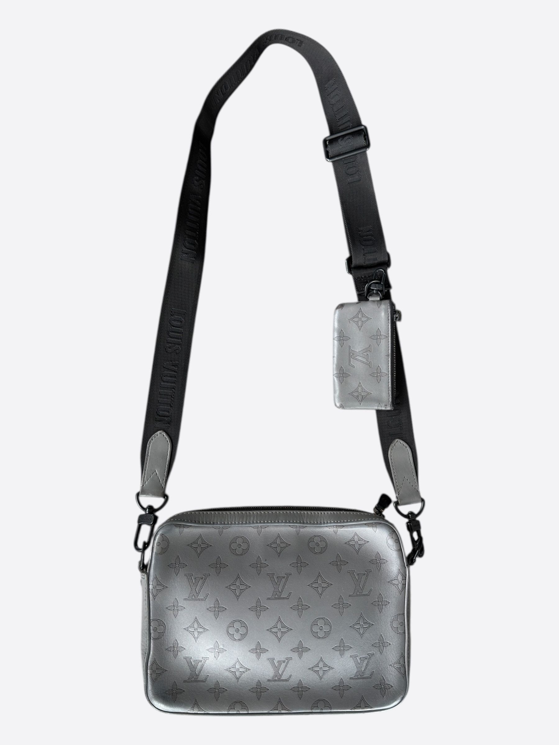 Louis Vuitton Louis Vuitton Grey Shadow Monogram Duo Messenger Size ONE SIZE - 2 Thumbnail