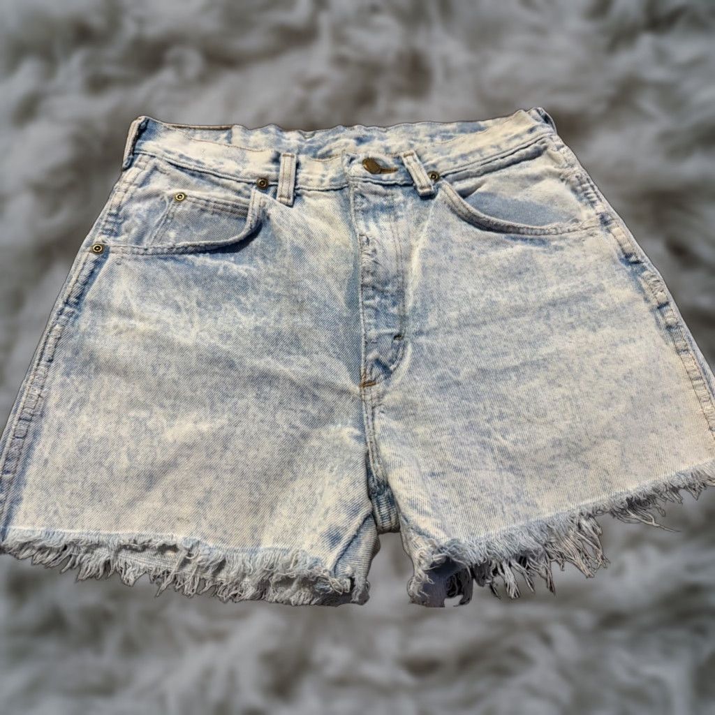 Wrangler VINTAGE Wrangler Women's Shorts Size 28 Denim Blue Distress Acid Wash 5-Pocket High Rise USA Made Size 28" / US 6 / IT 42 - 1 Thumbnail