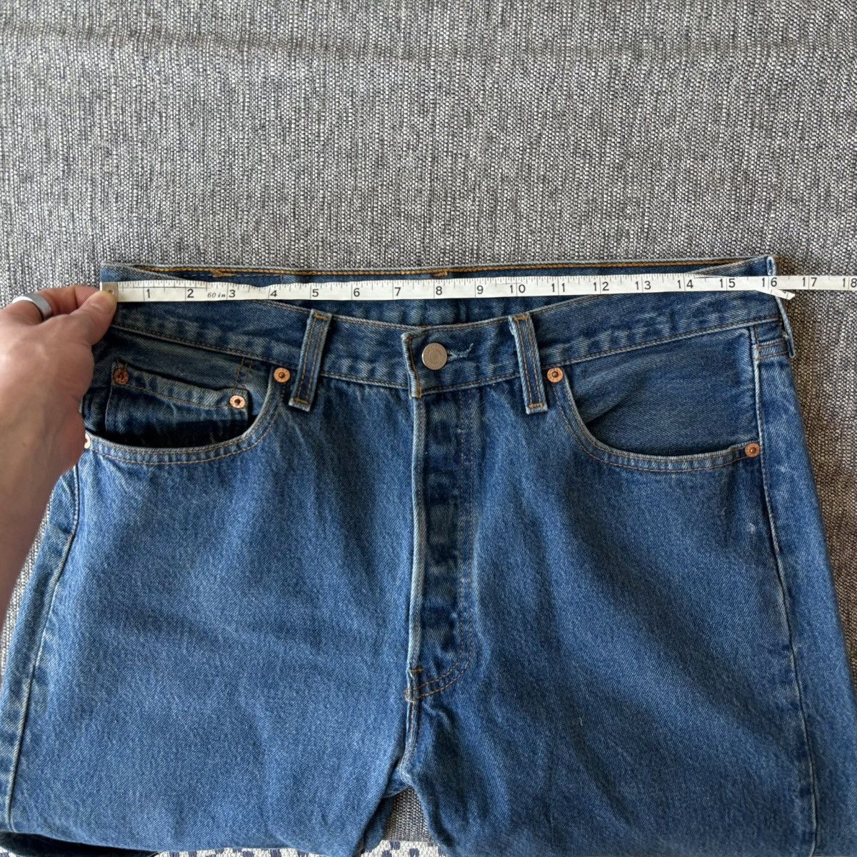 Levi's Vintage 501xx Denim Jeans Size 35 (Fits 32) Made in USA Size US 32 / EU 48 - 8 Thumbnail