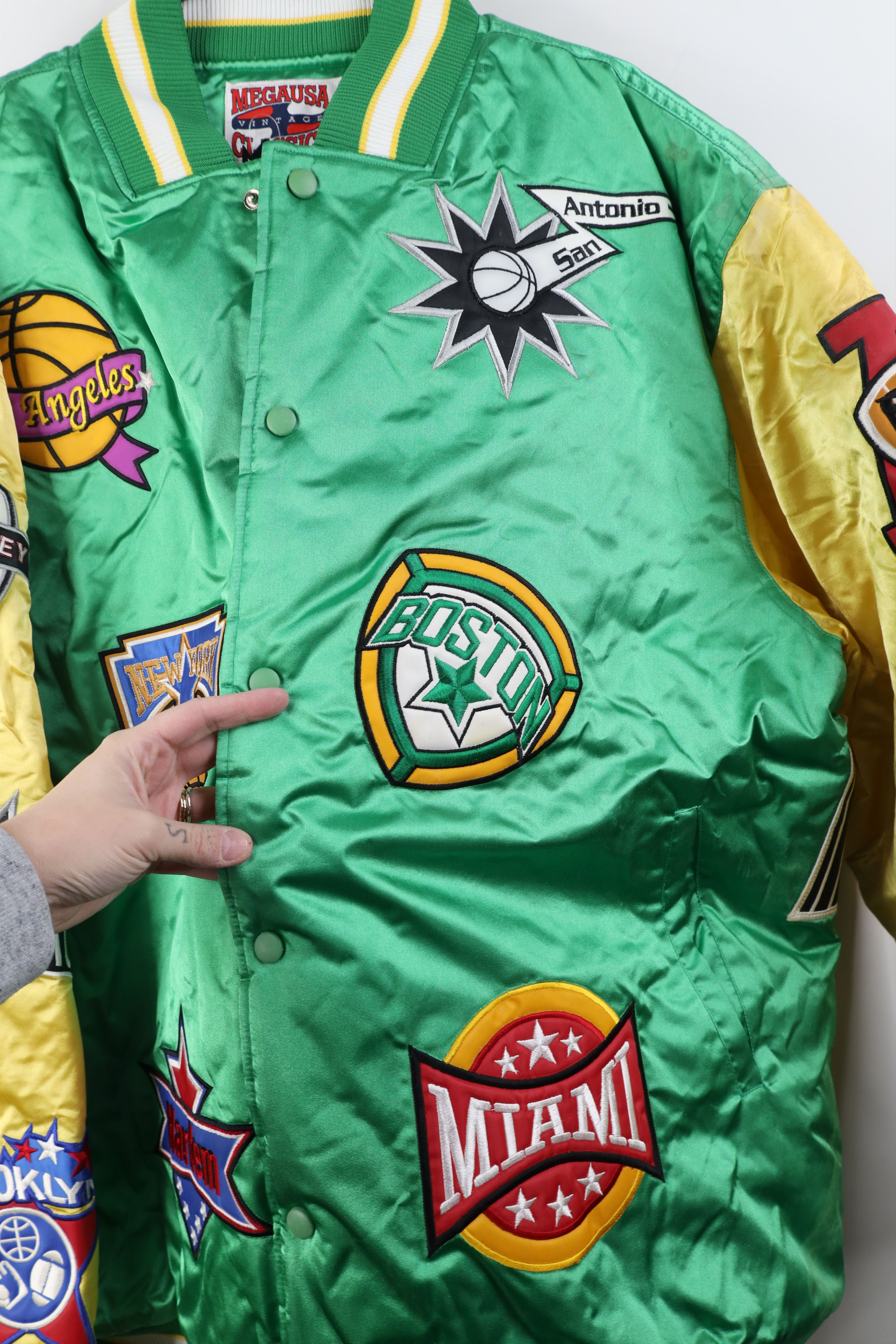 Vintage Deadstock Vintage 90s Quilted Satin Bomber Jacket Green Size US XXL / EU 58 / 5 - 6 Thumbnail