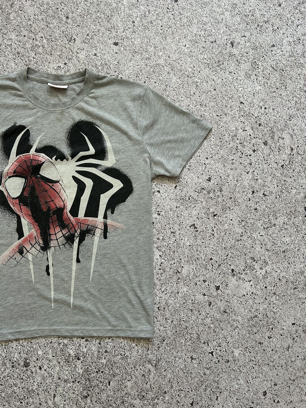 Cartoon Network × Marvel Comics 2014 The Amazing Spider Man 2 Venom Marvel Hype Y2K T-Shirt Size US XL / EU 56 / 4 - 4 Thumbnail