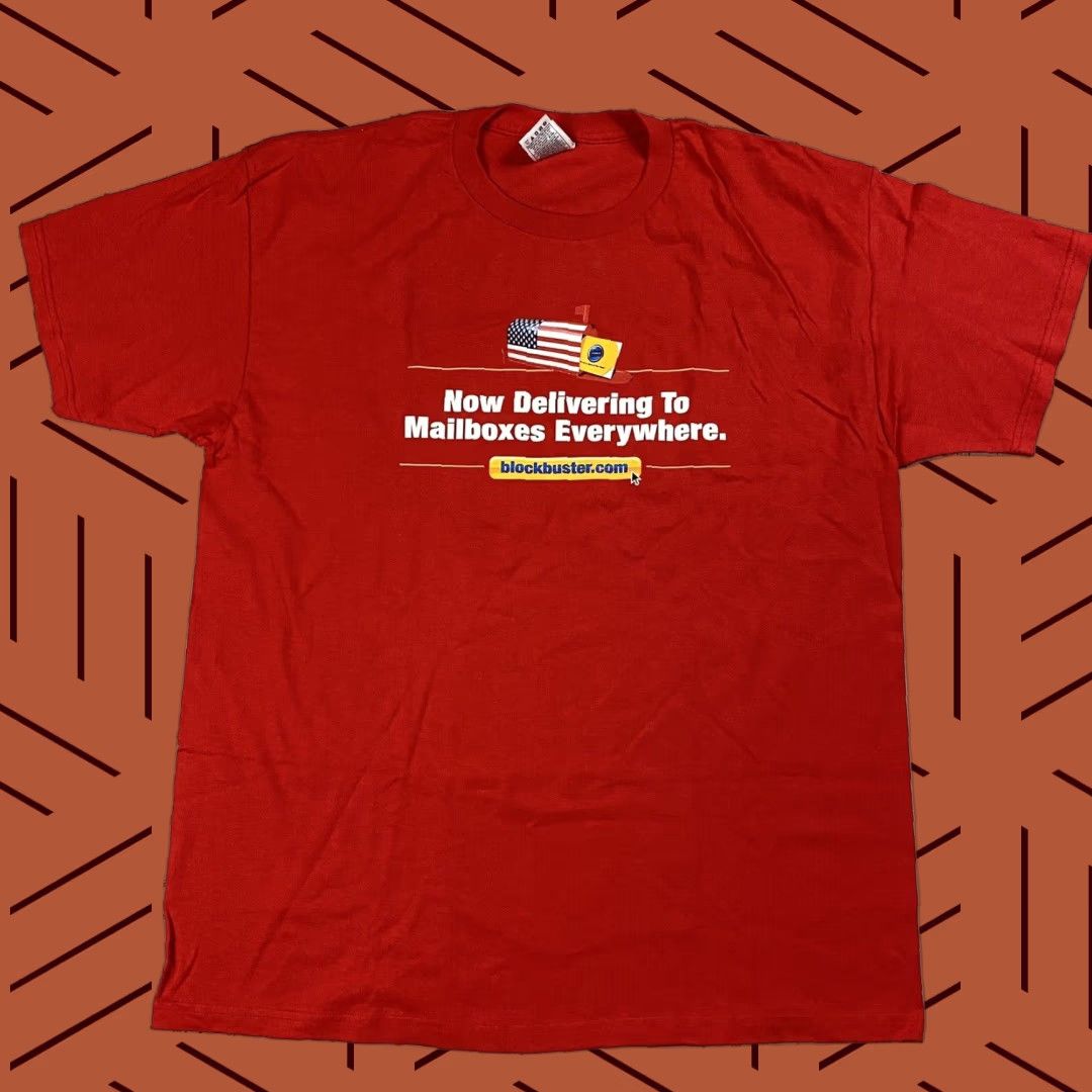 Gildan VINTAGE Gildan Ultra Cotton T-Shirt BLOCKBUSTER Movie Logo Red XL Men's Shirt 90s Geek Nerd Size US XL / EU 56 / 4 - 1 Thumbnail