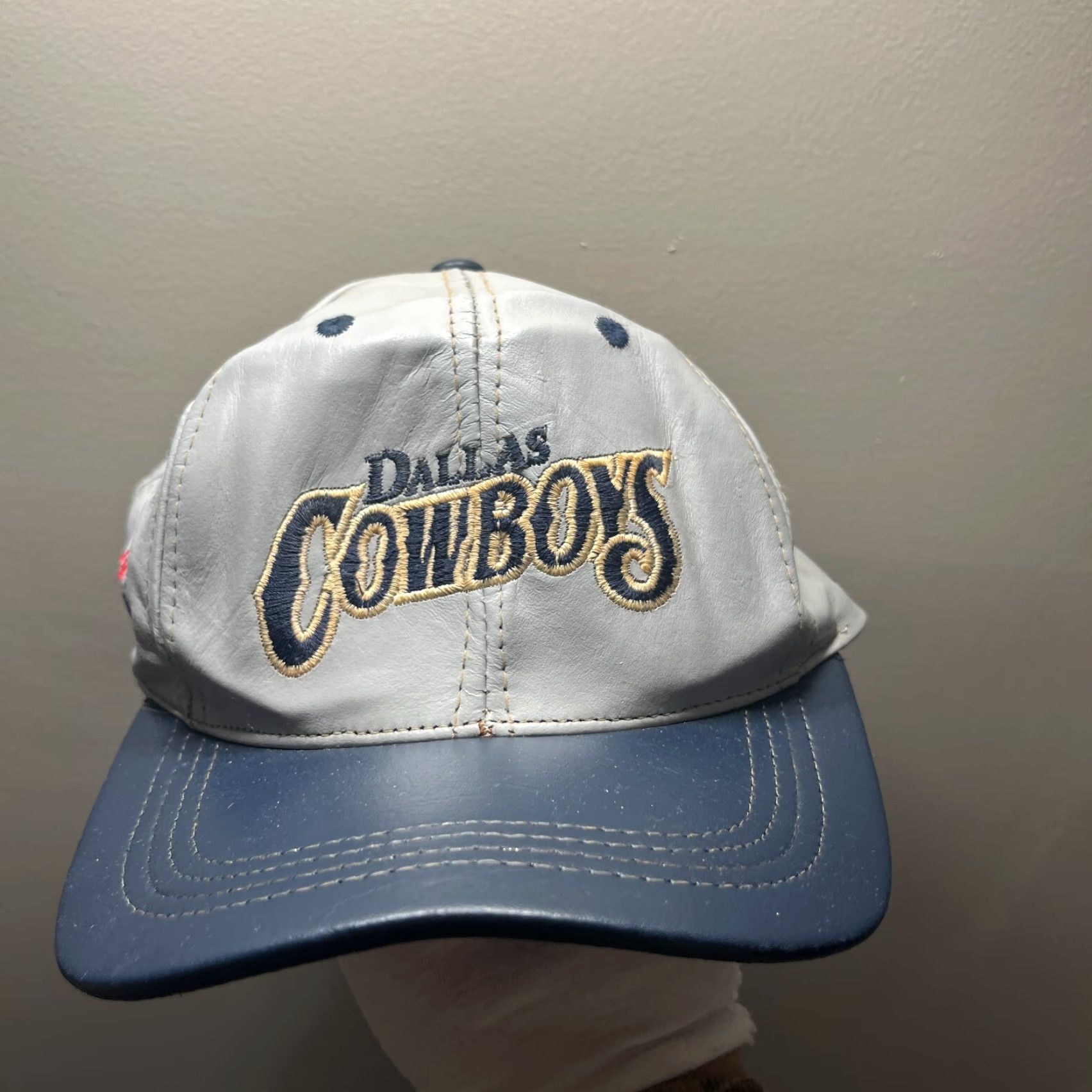 NFL VINTAGE Dallas Cowboys Leather Snapback Hat NFL Mens One Size Gray Snapback 90s Football Size ONE SIZE - 2 Thumbnail