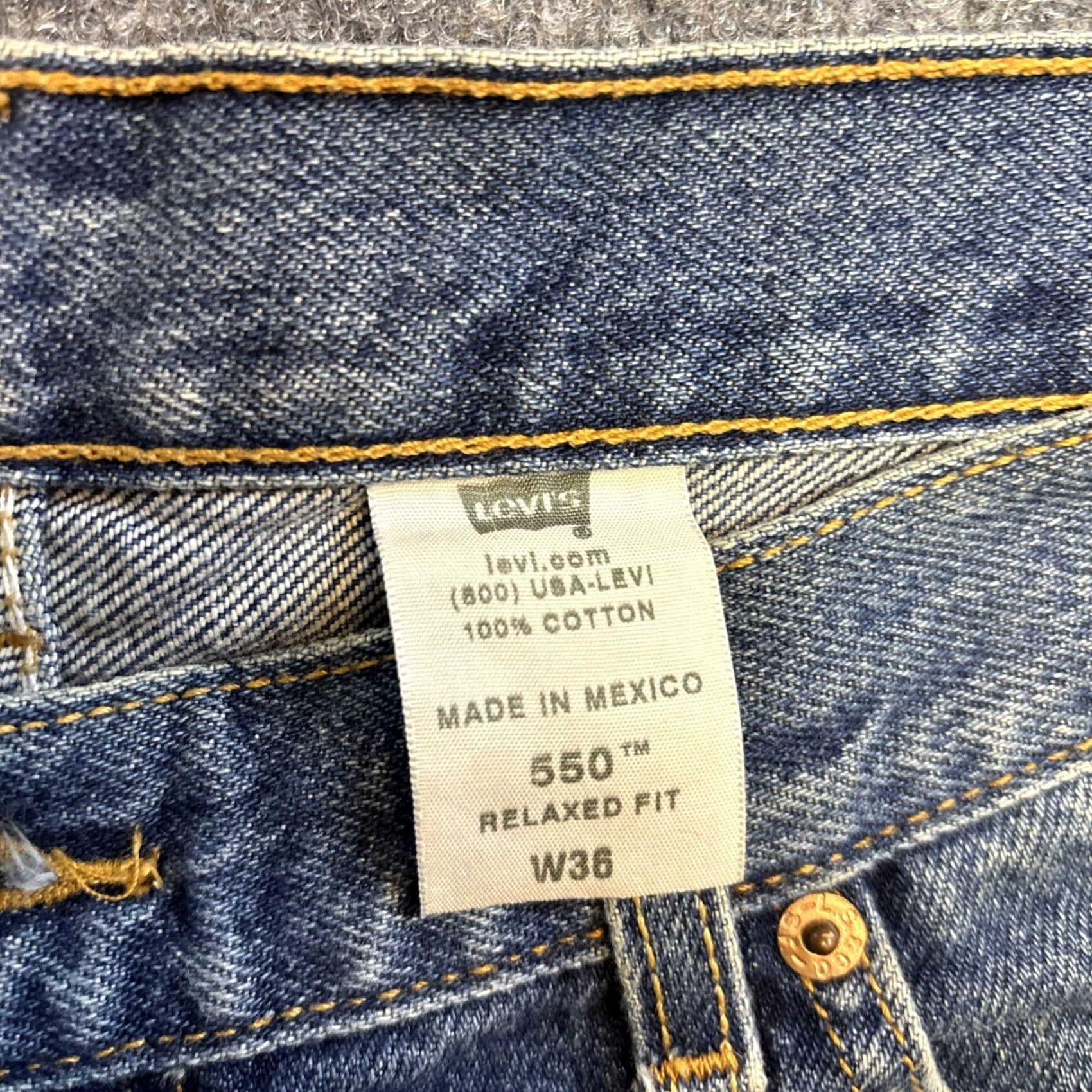 Levi's VINTAGE Levi's 550 Jean Shorts Mens 36 Relaxed Fit Blue Lightwash Denim Classic Shirt Size US 36 / EU 52 - 4 Thumbnail