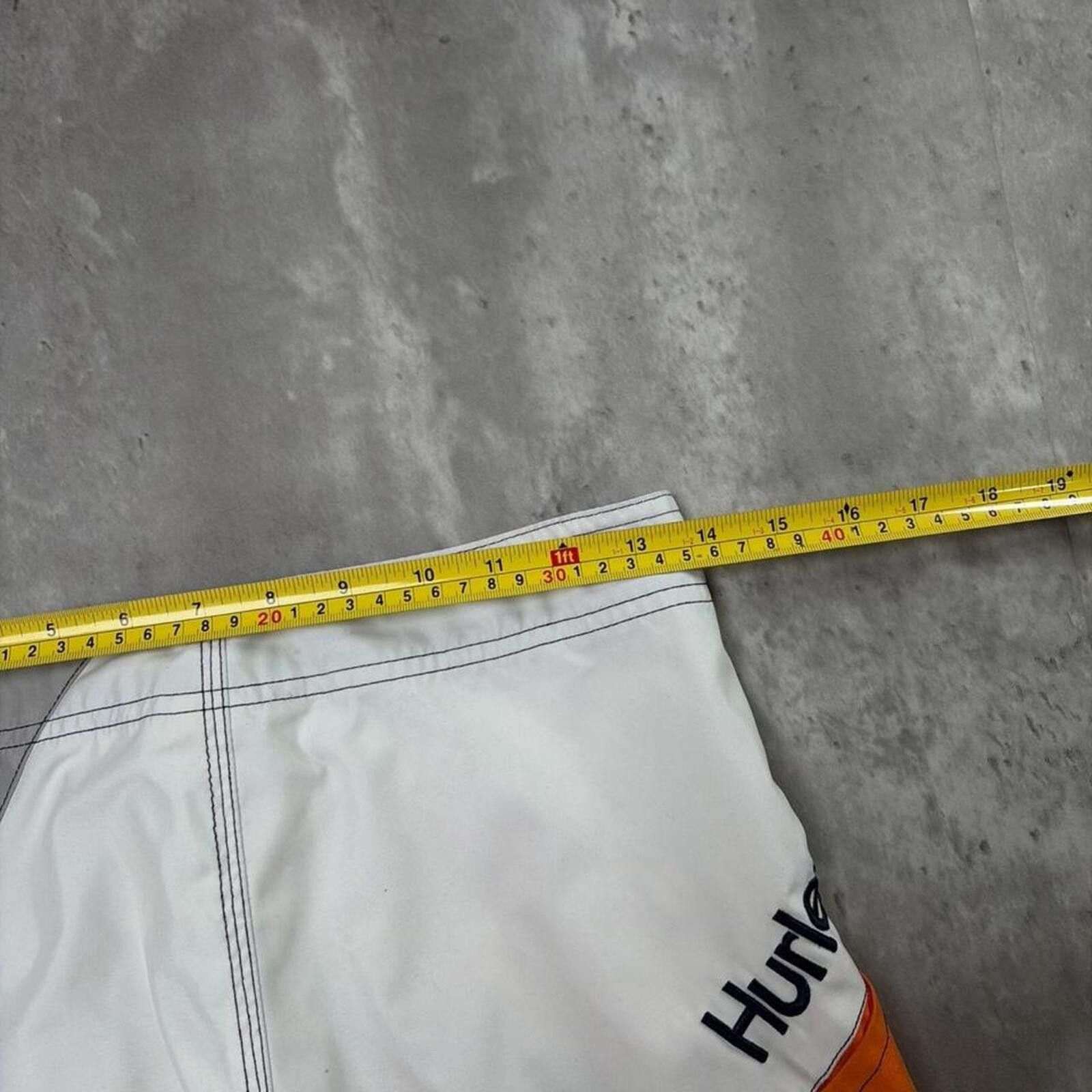 Hurley Y2K White Hurley Surf Grunge Baggy Board Shorts Size 27" / US 4 / IT 40 - 6 Thumbnail